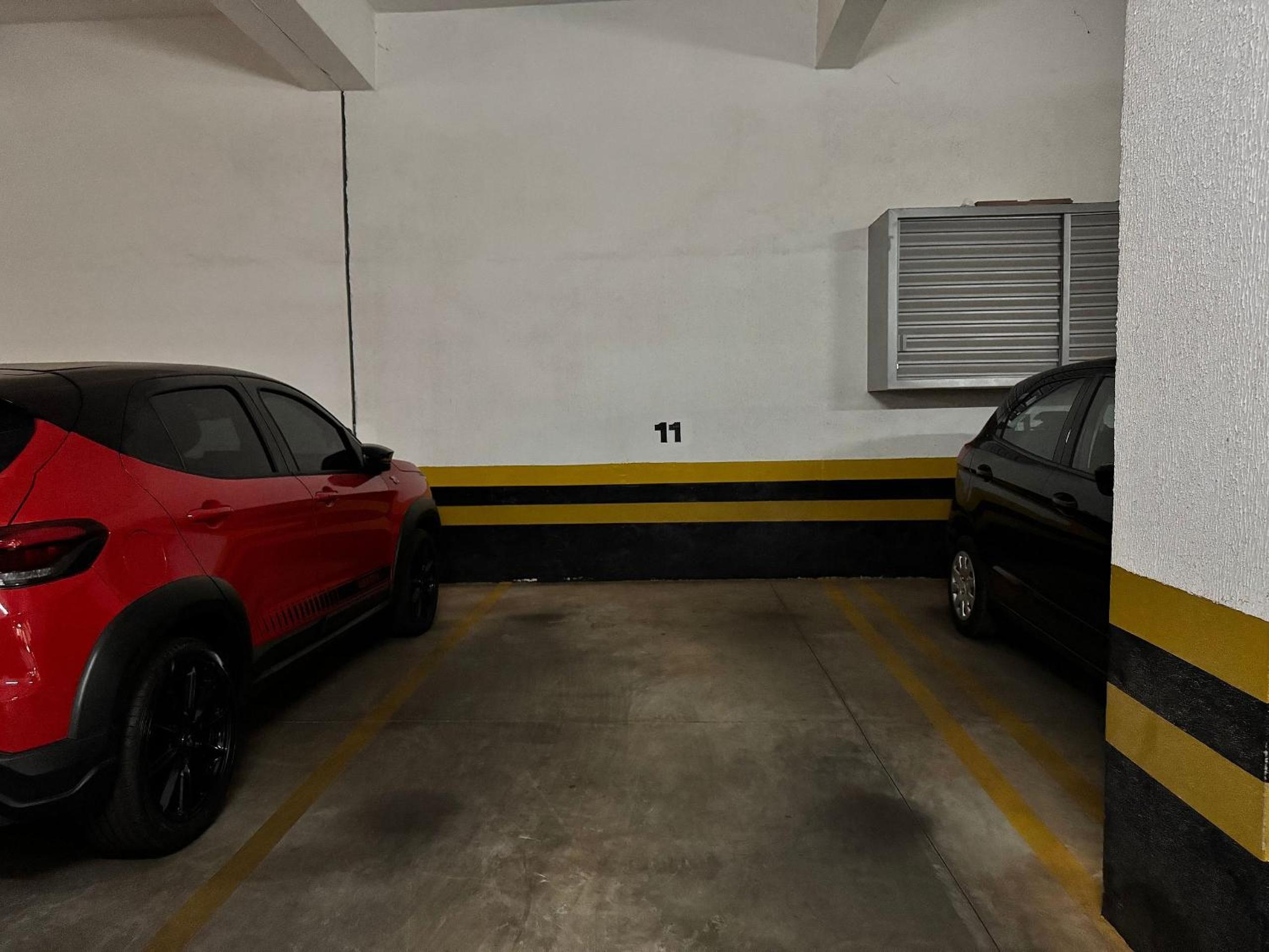Studio Moderno no Sudoeste: Garagem e Tudo a Pé