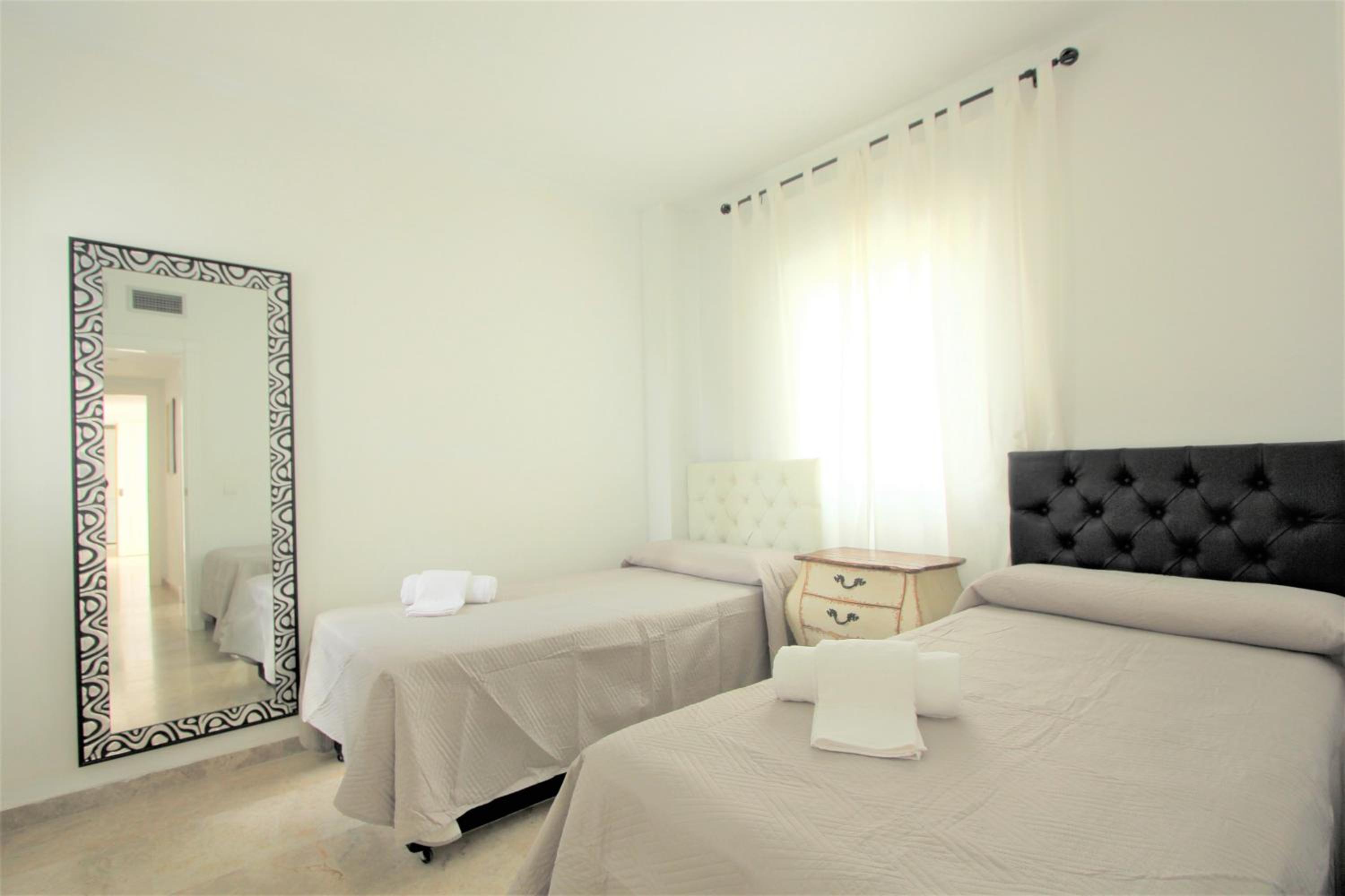 Apartamentos Naranjos del Sol Marbella