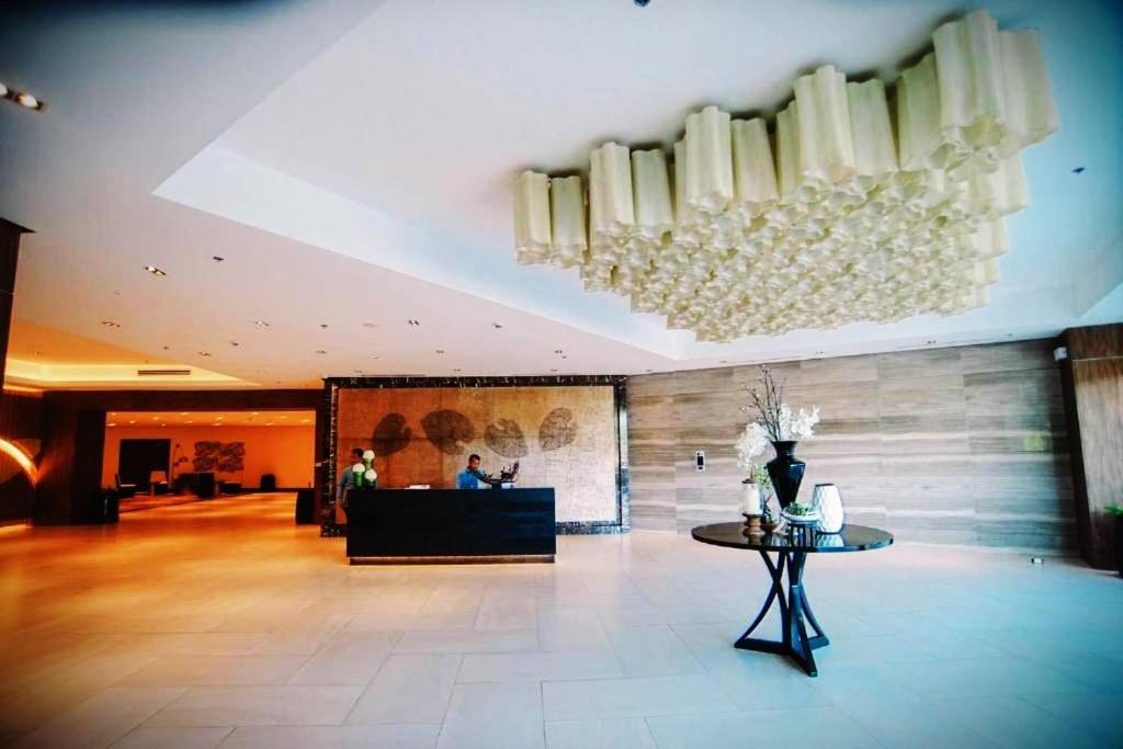 Mactan Newtown Deluxe 8 Boulevard Ocean View view 5