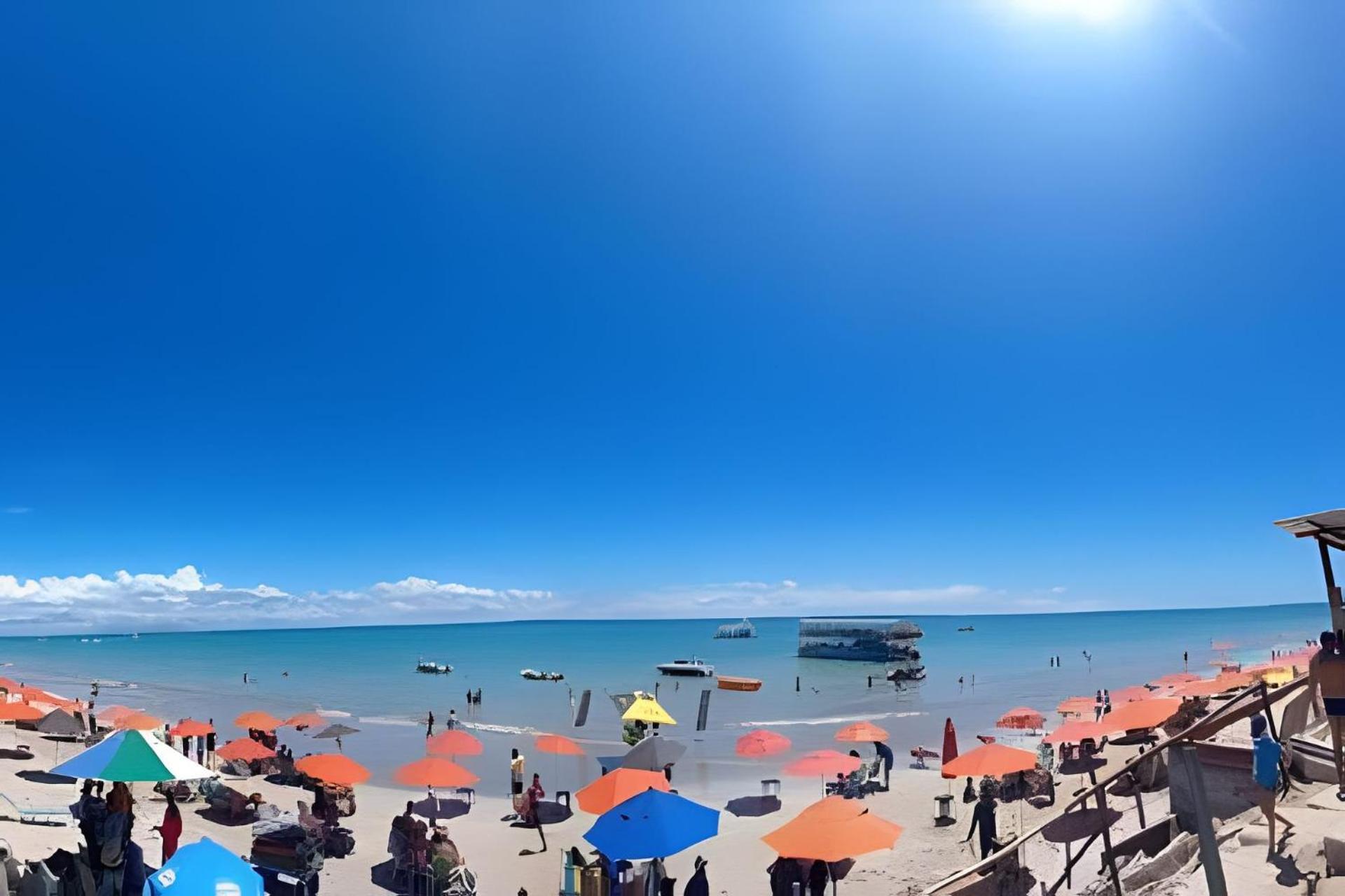 Apartamento na praia, 2 quartos e área de lazer