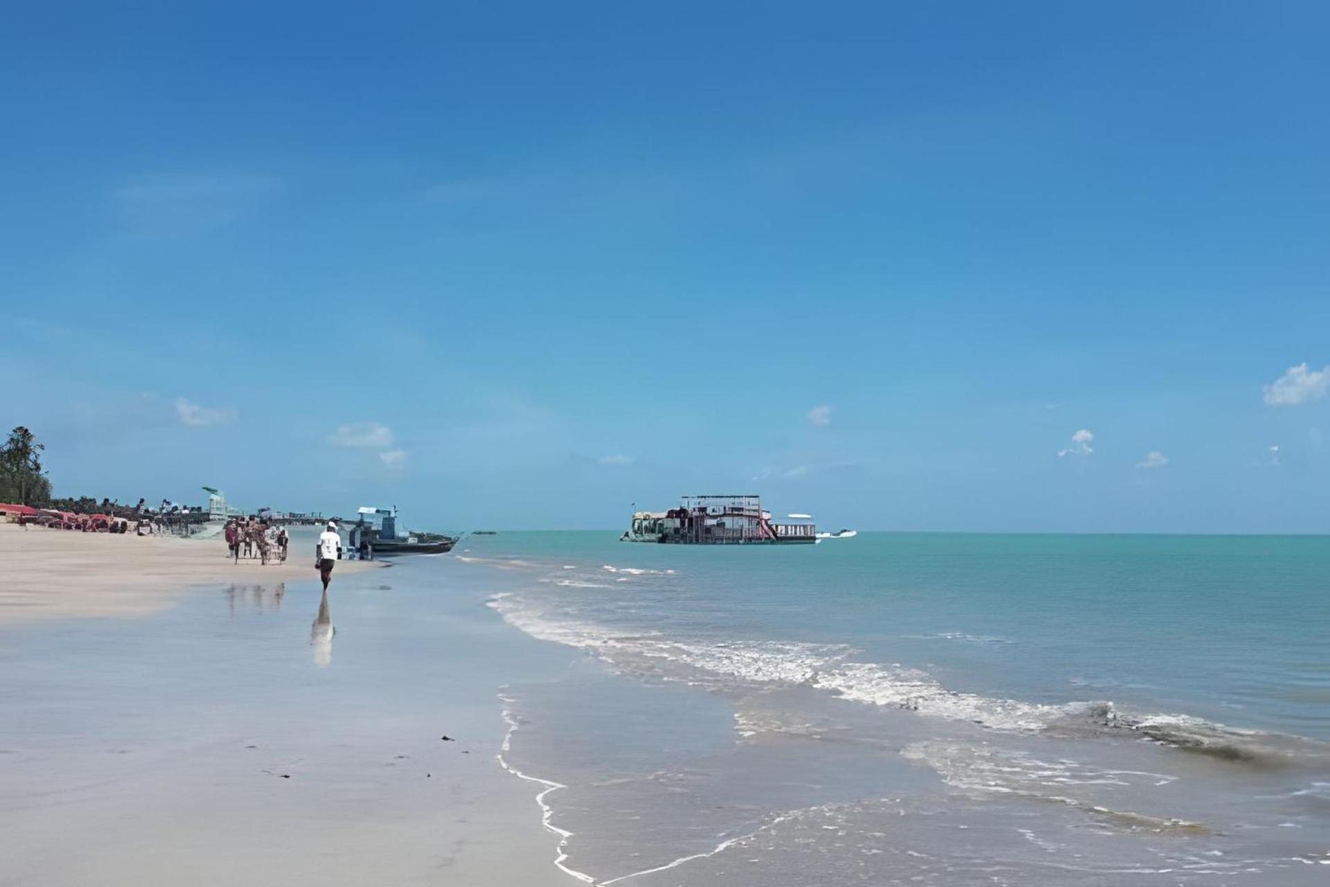 Apartamento na praia, 2 quartos e área de lazer