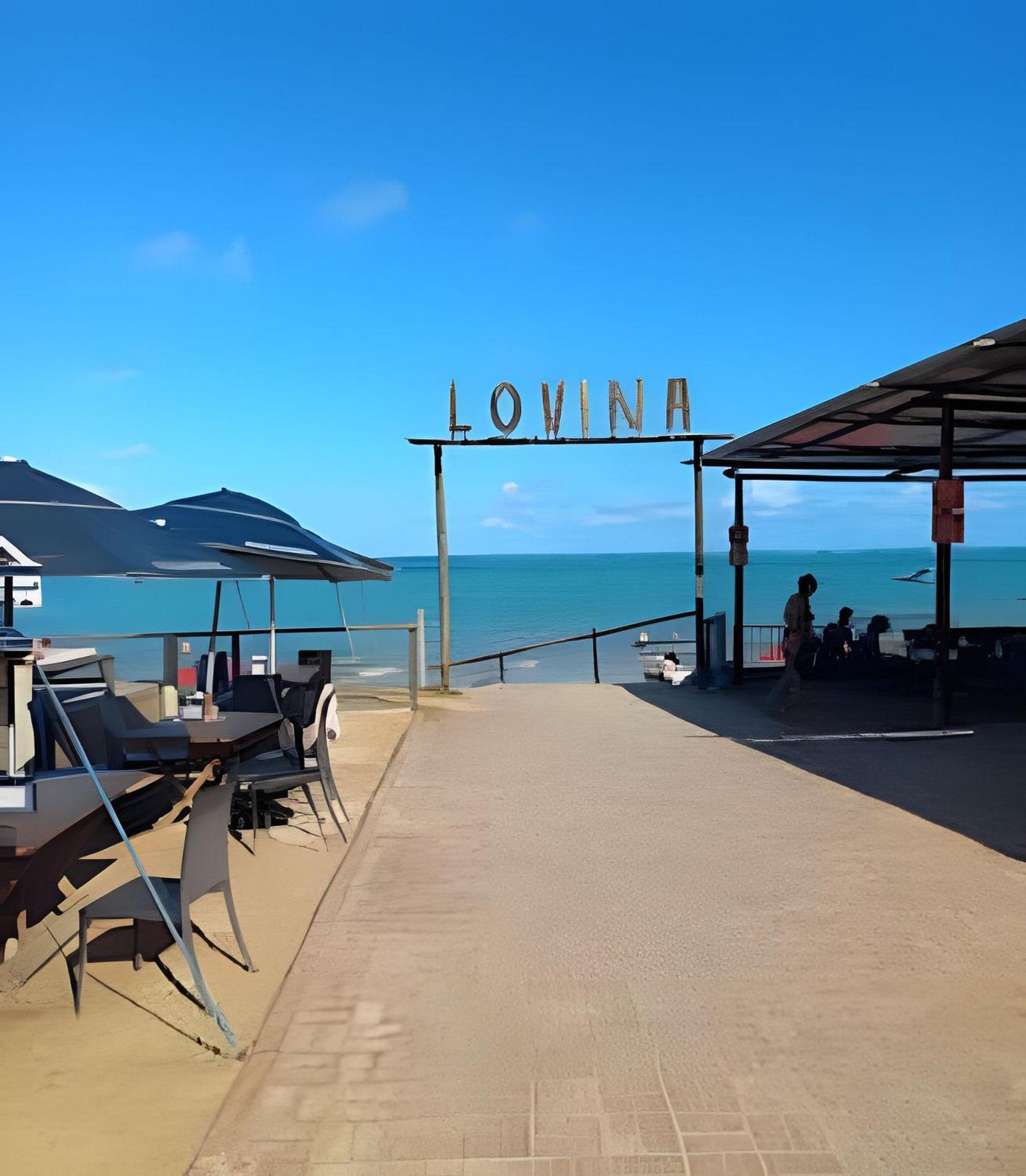 Apartamento na praia, 2 quartos e área de lazer