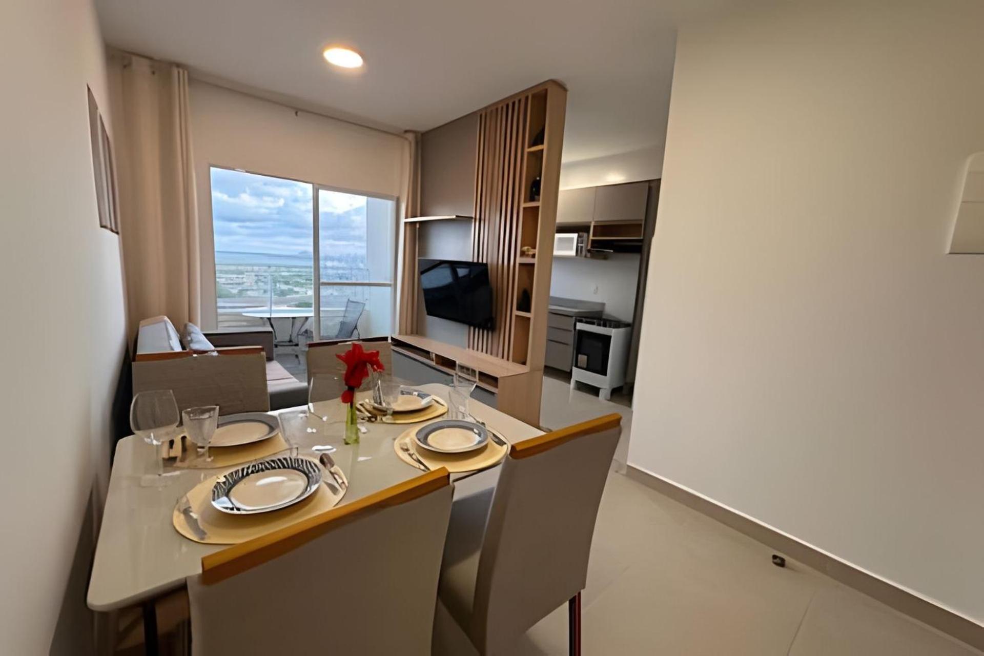 Apartamento na praia, 2 quartos e área de lazer