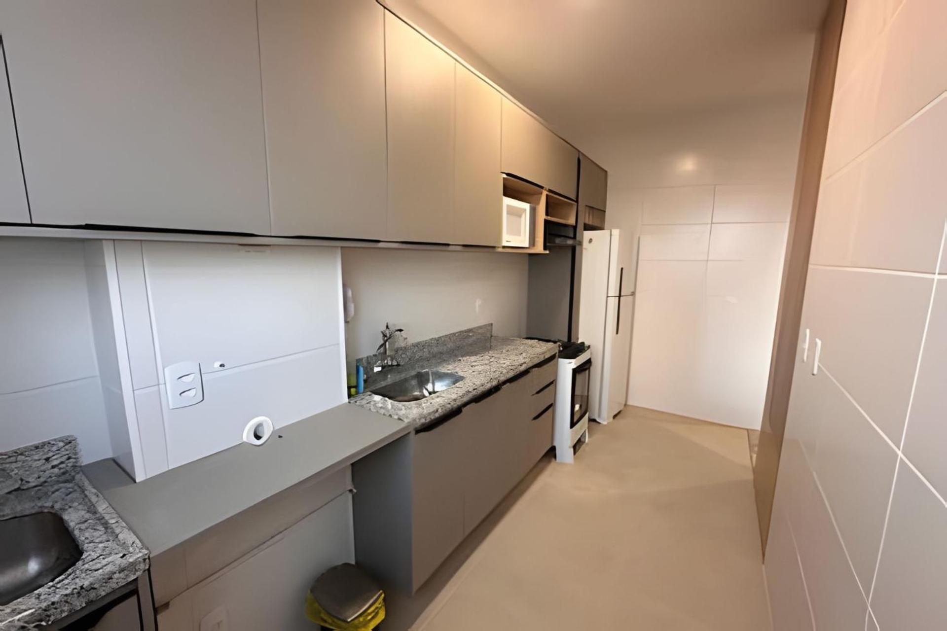 Apartamento na praia, 2 quartos e área de lazer
