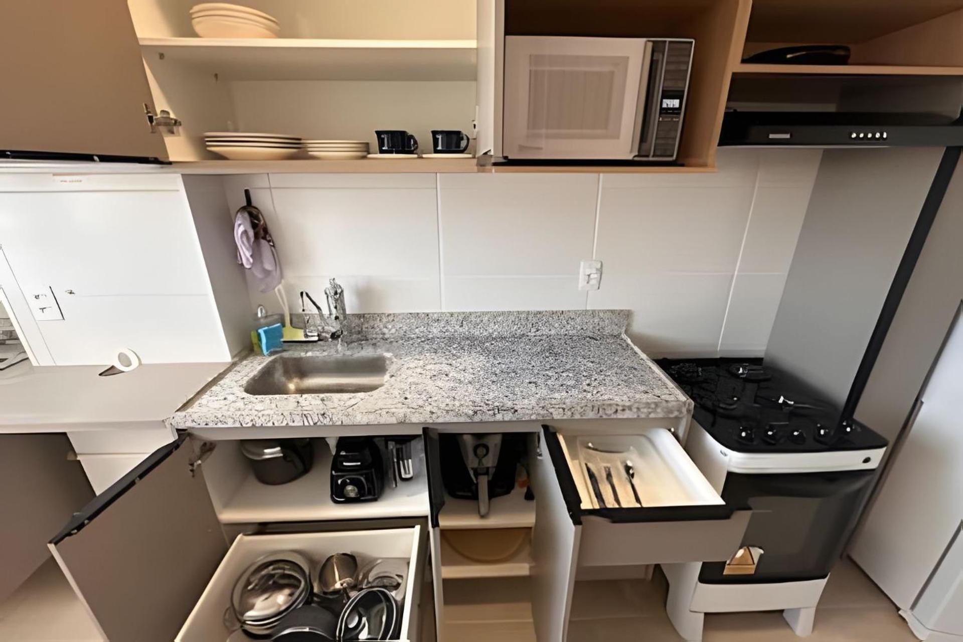 Apartamento na praia, 2 quartos e área de lazer