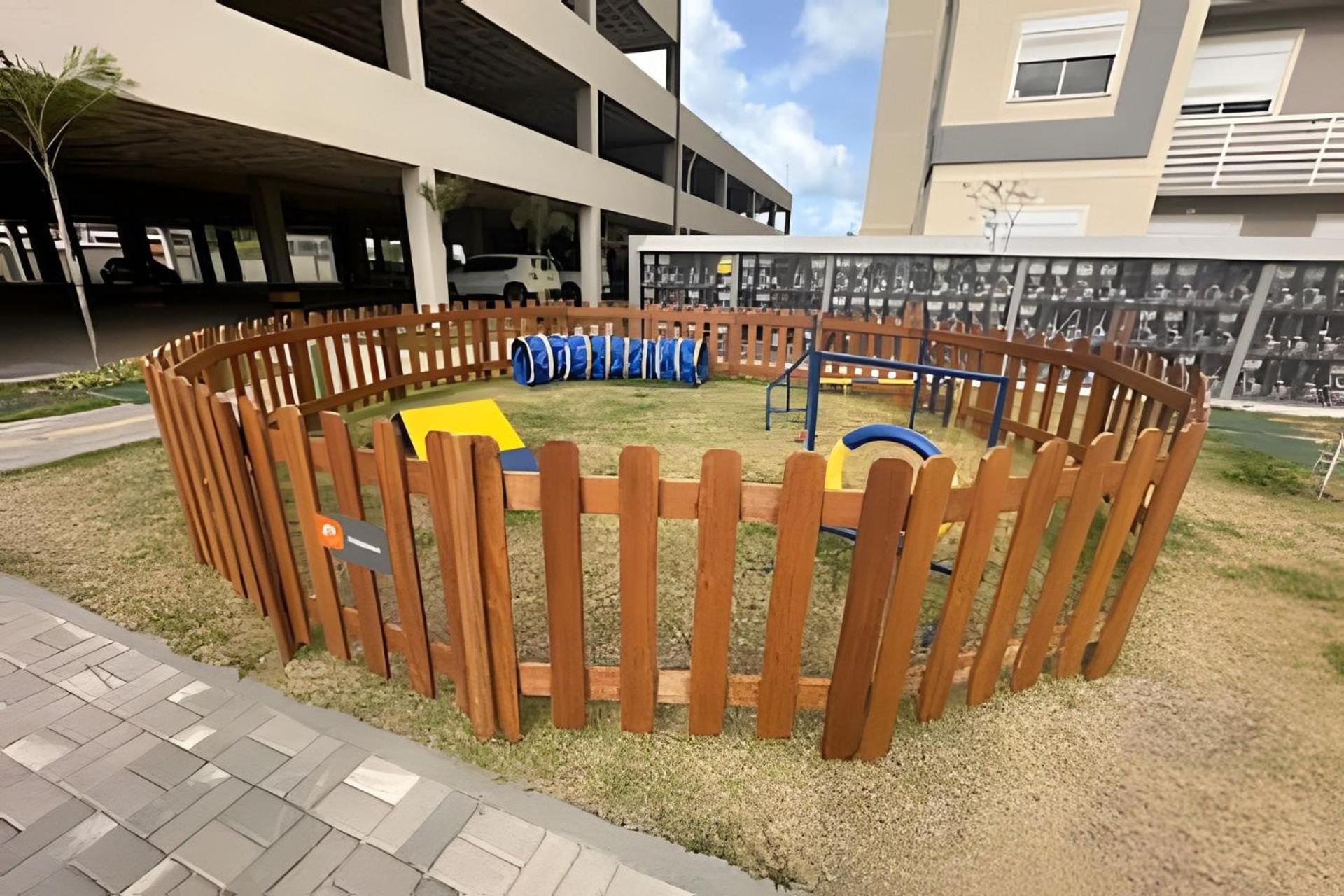 Apartamento na praia, 2 quartos e área de lazer