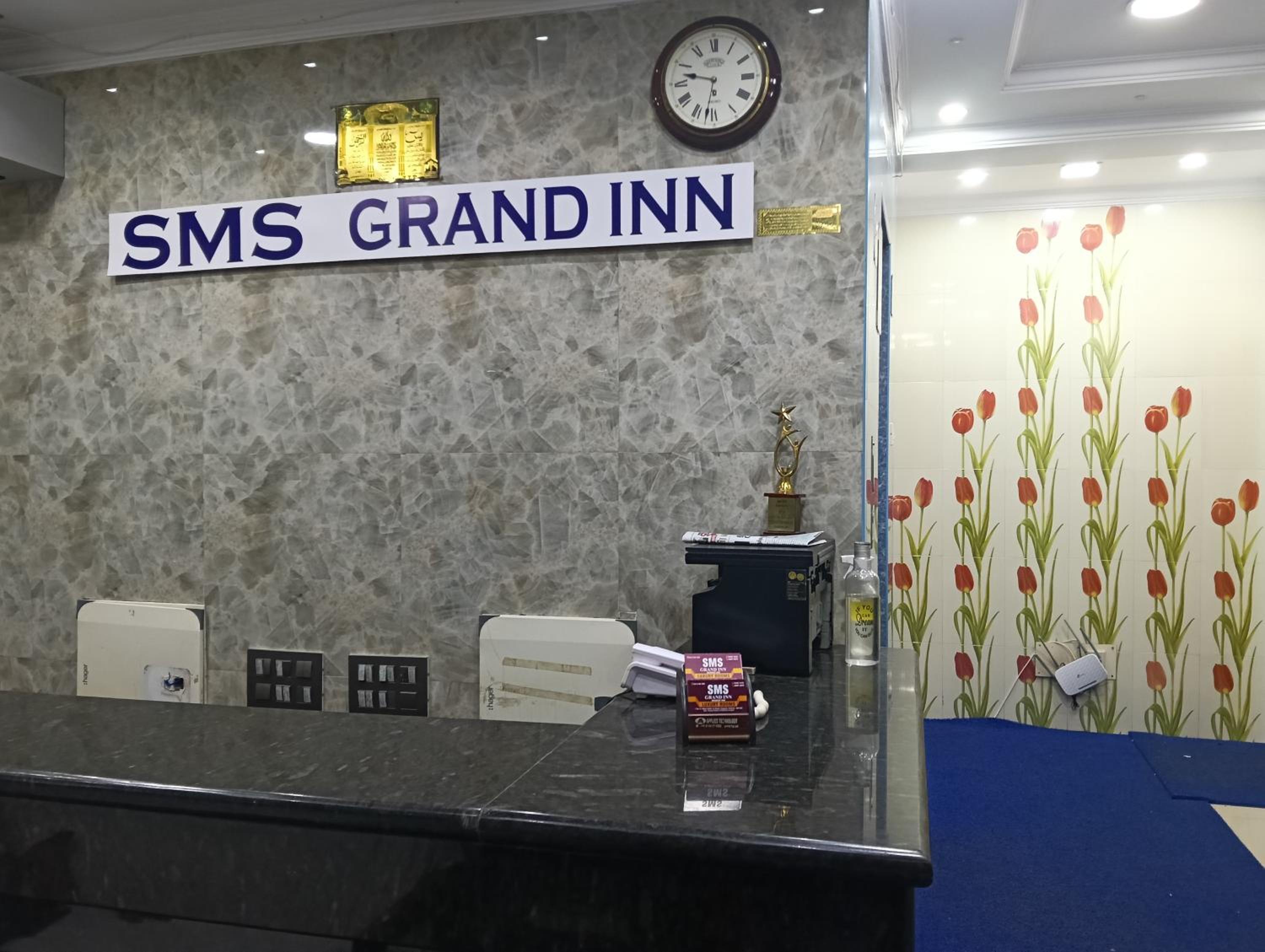 SMS GRAND inn