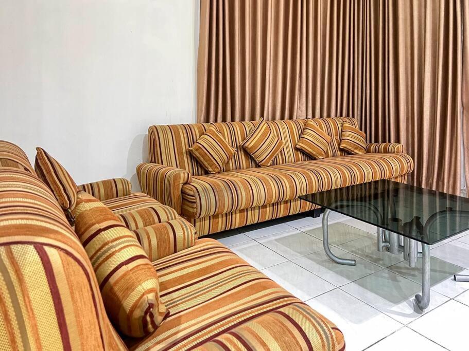 Large Villa 3BR Cieumbuleuit near PVJ & Cihamplas by 2ndHome view 2