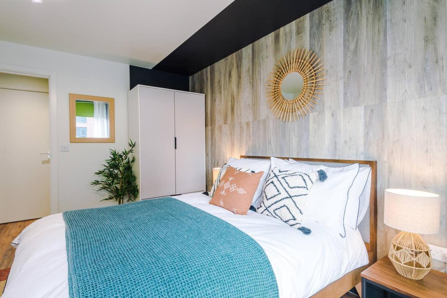 Kelham's Finest - Elegant & Comfy 2 Bedroom Flat view 2