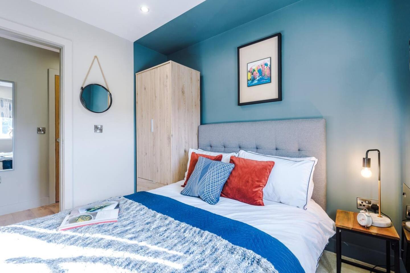 Stunning 2bedroom 2bathroom Apt With Parking Space view 4