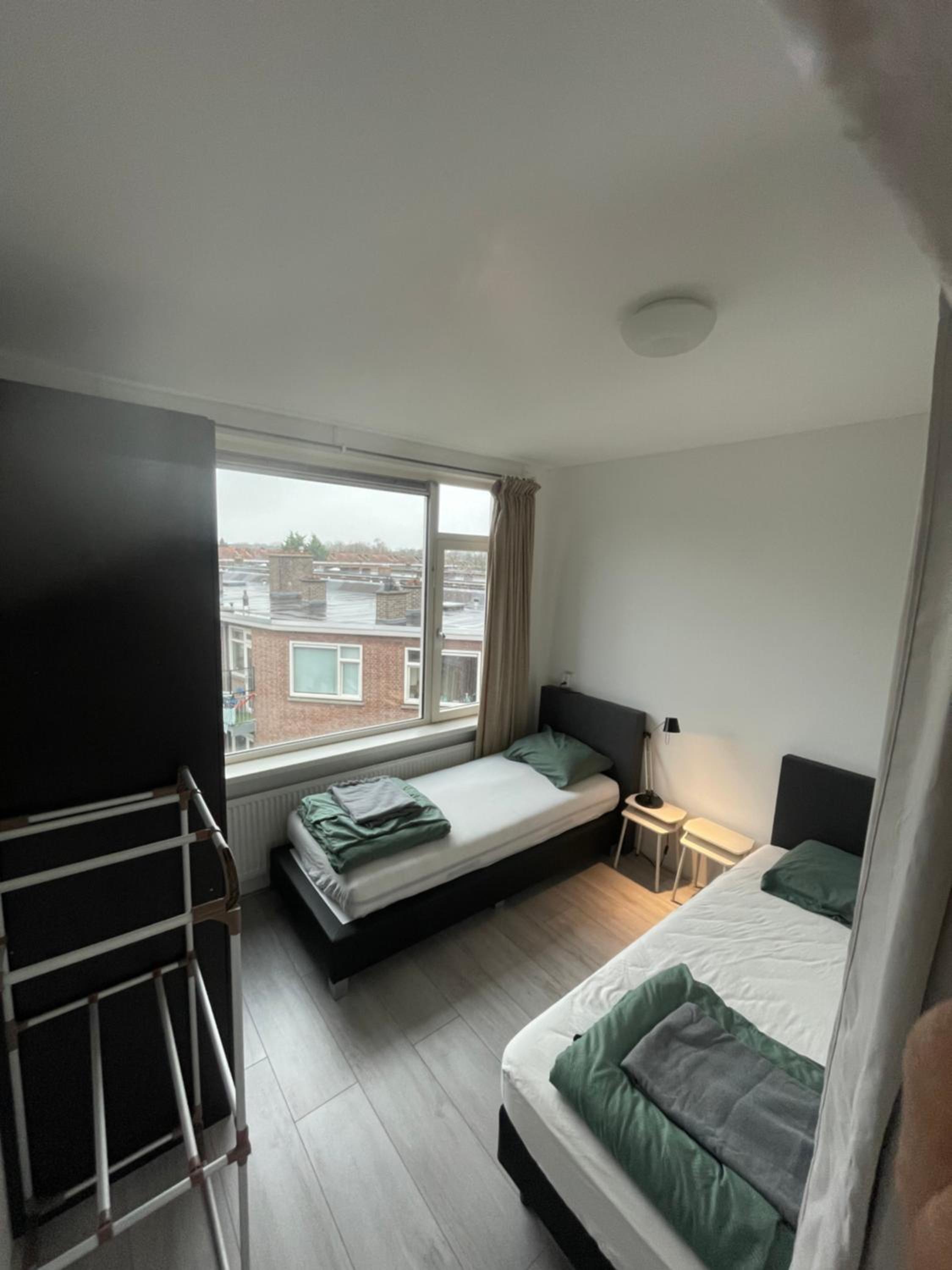 Sunny and spacious apartment view 3