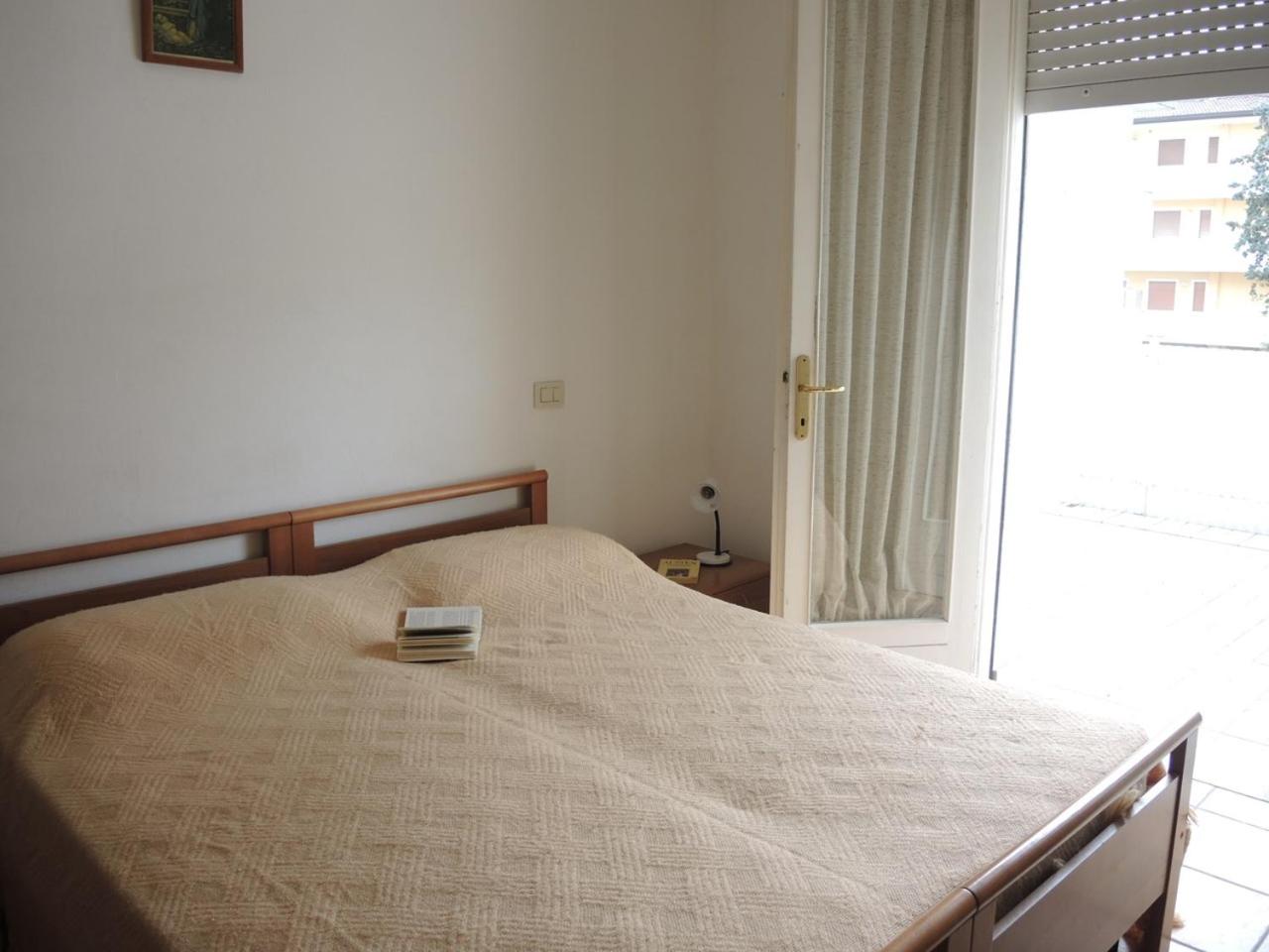 Functional flat just 250mt from the beach