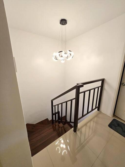 Cozy 4BR Diamond near Airport D'Arches Place view 4