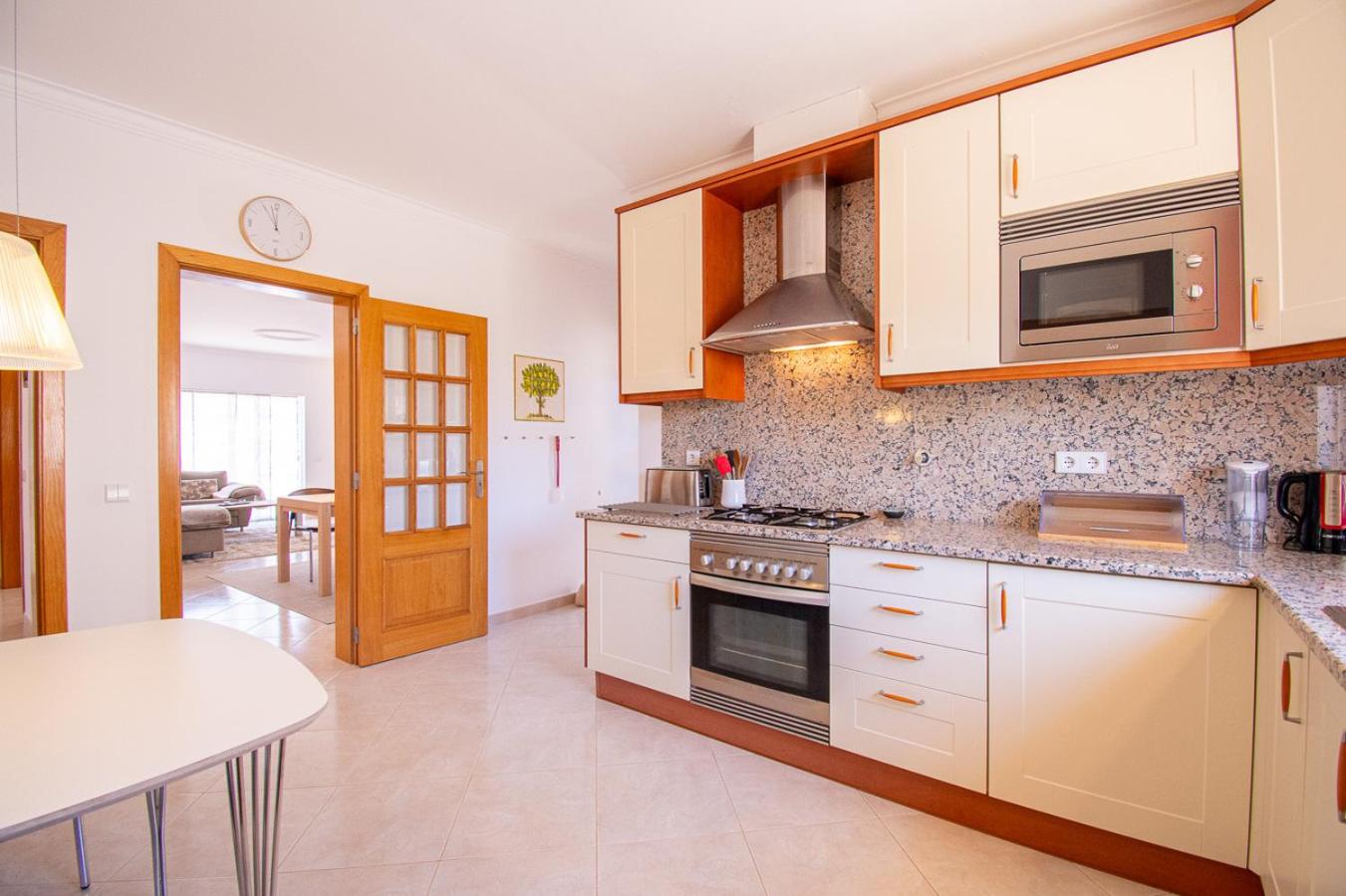 Villa Perola - Stunning 3-Bedroom Villa view 2