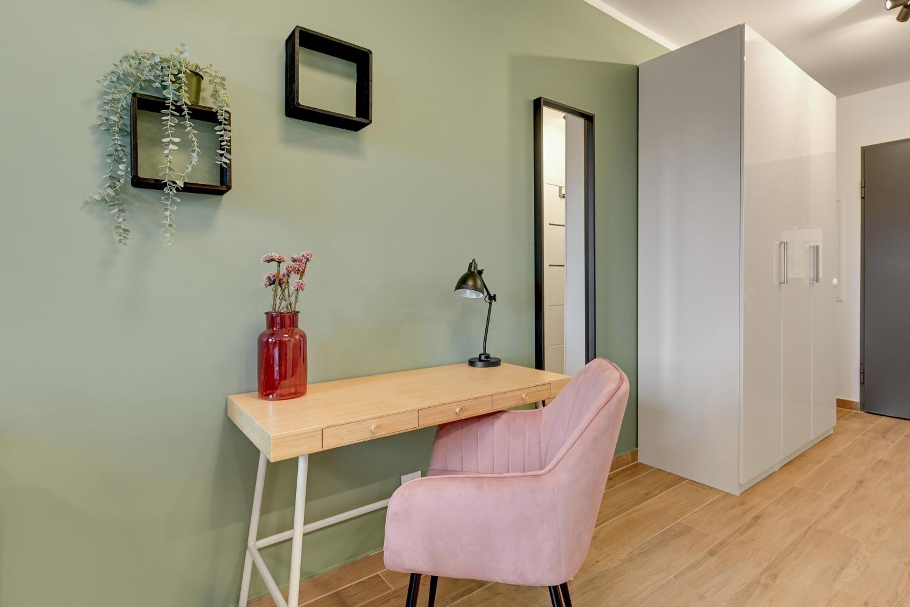 Studio Wilcza with Parking by Lion Apartments