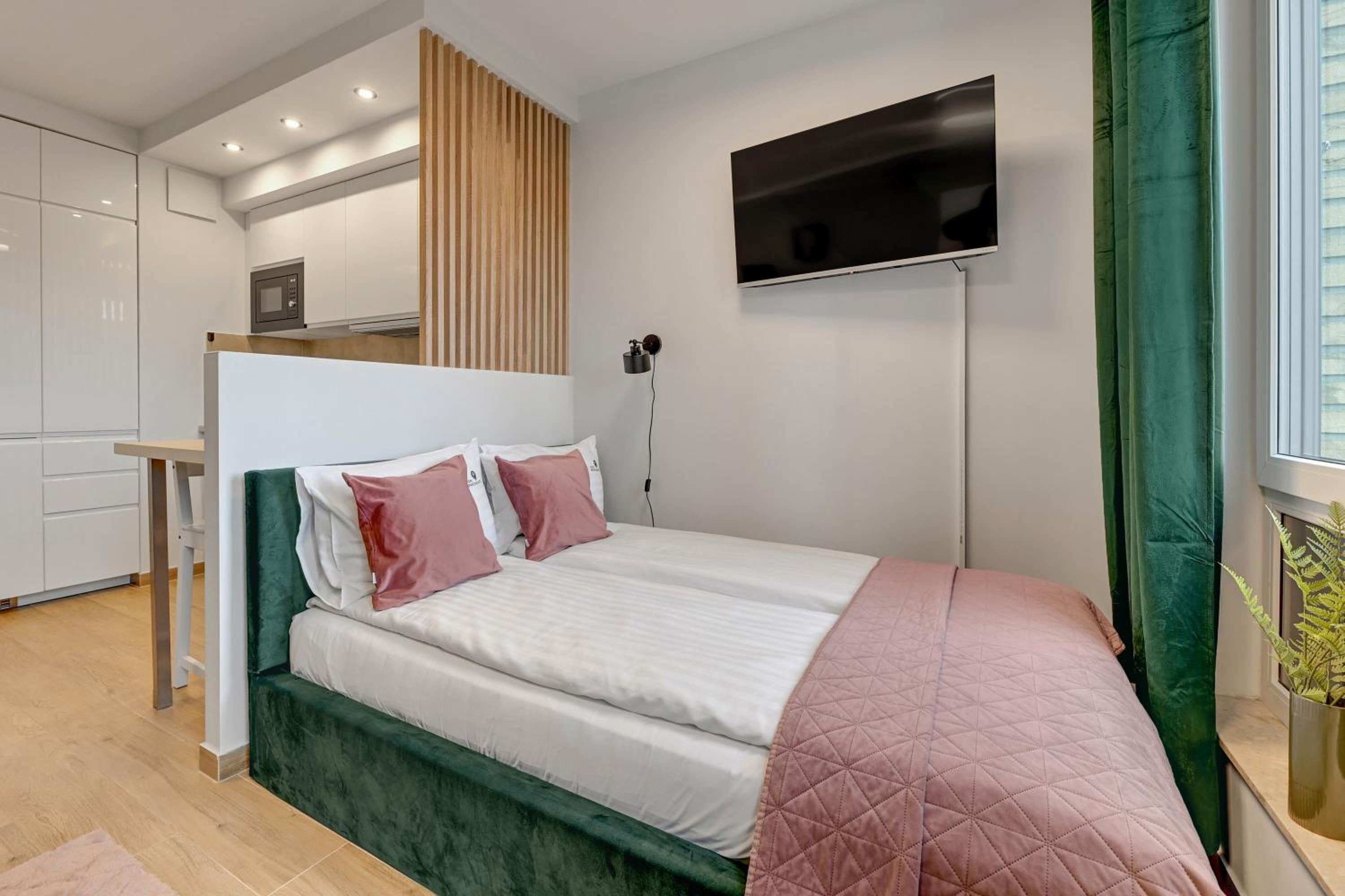 Studio Wilcza with Parking by Lion Apartments
