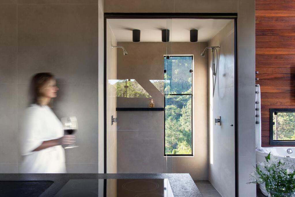 Cabana com hidromassagem e vista para a montanha