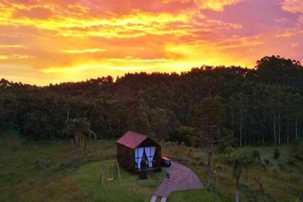 Cabana com hidromassagem e vista para a montanha