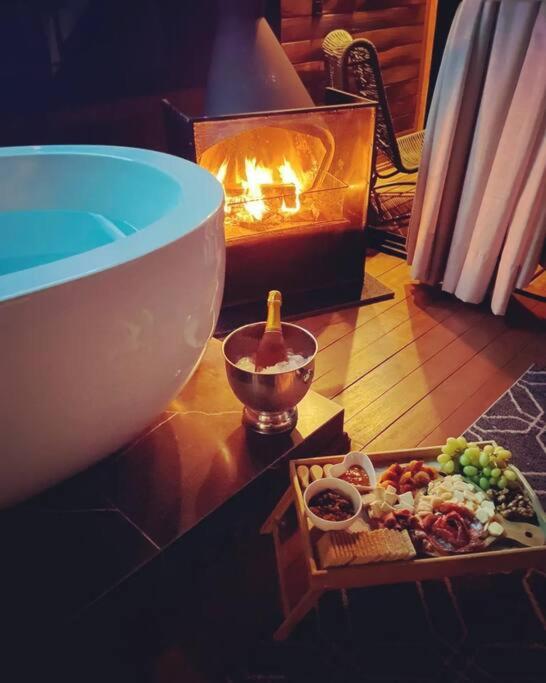 Cabana com hidromassagem e vista para a montanha