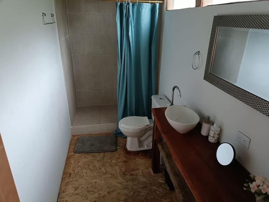 Linda cabaña con piscina