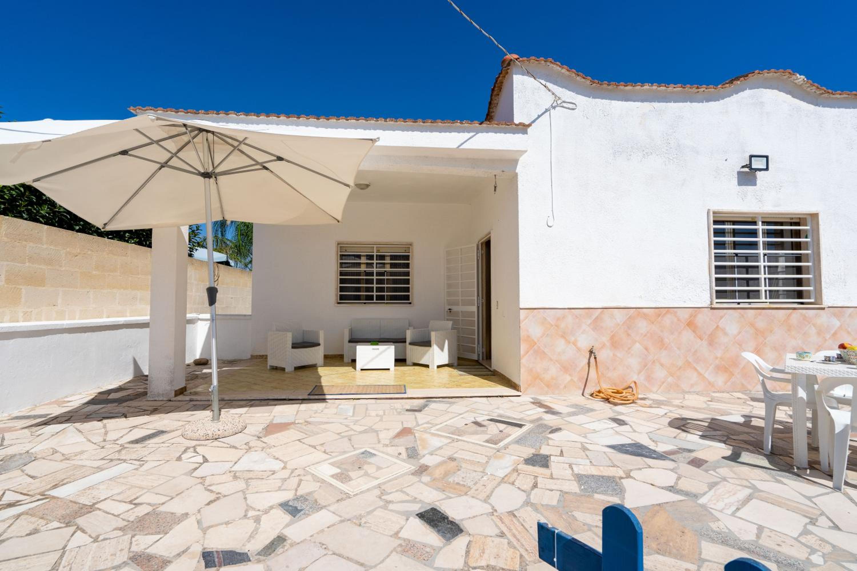 Villetta Rosa House 100 meters from the blue sea view 4