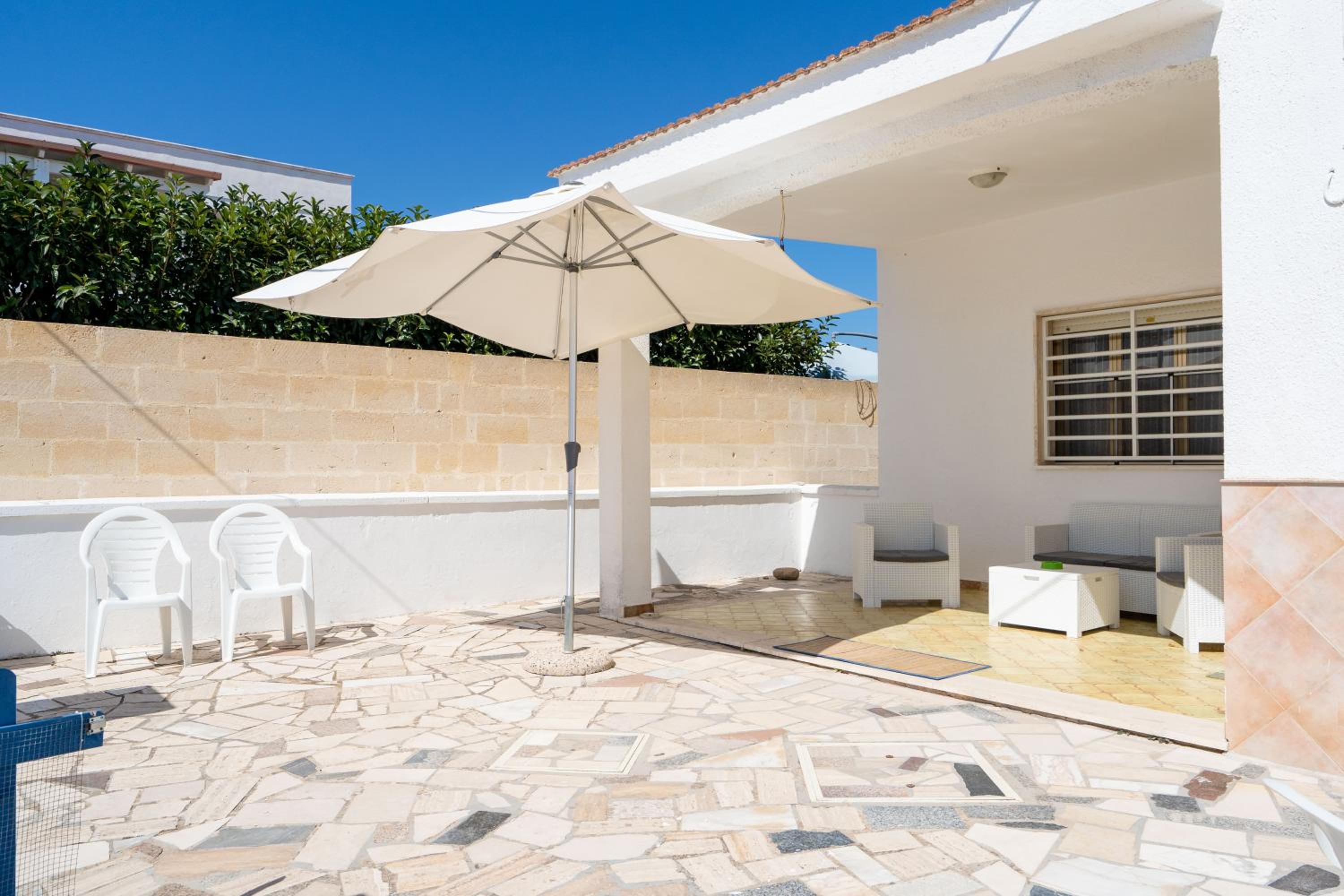 Villetta Rosa House 100 meters from the blue sea view 3