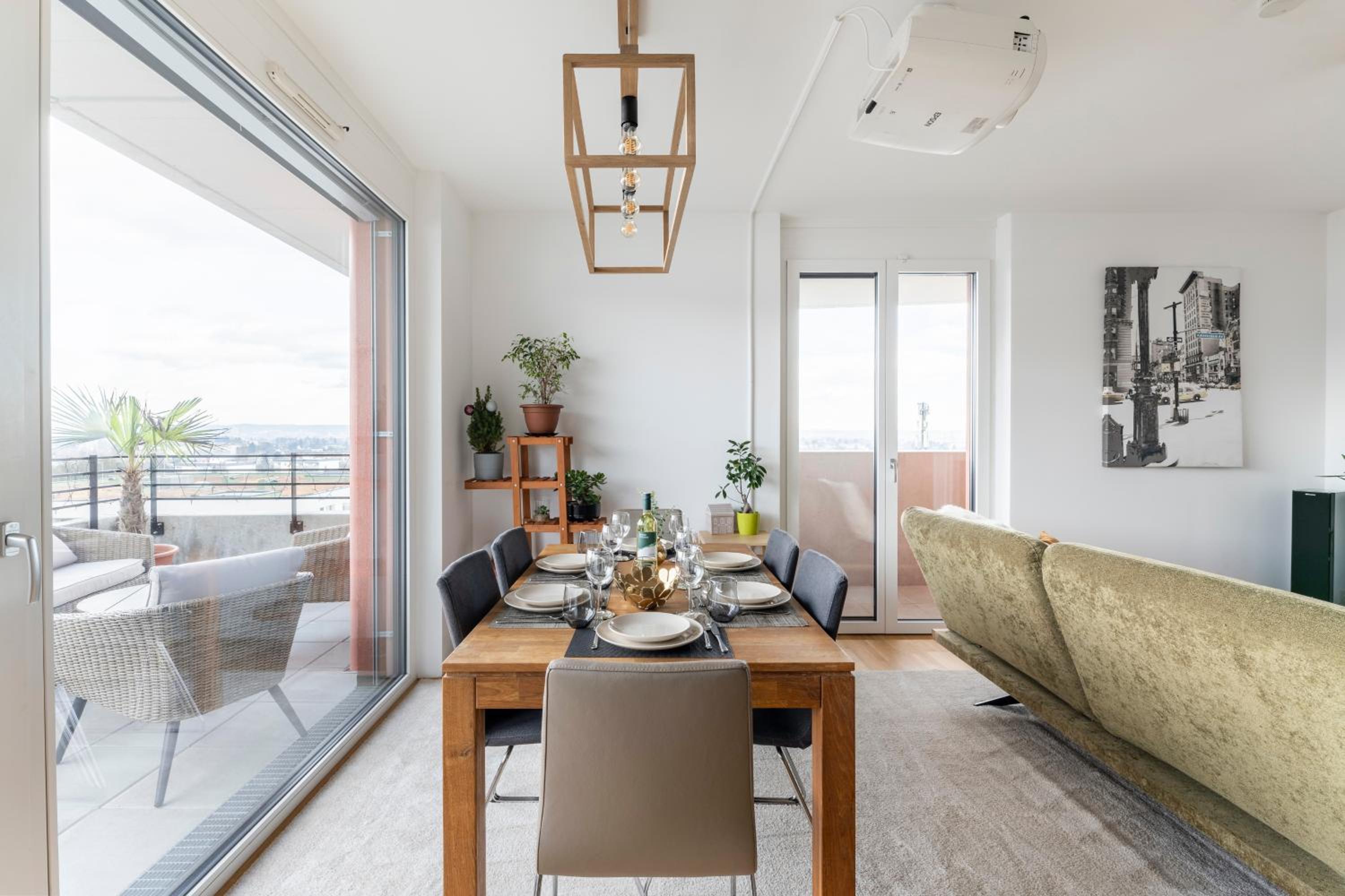 EDLER WOHNRAUM Panoramablick 3 SZ Boxspringbetten, E-Ladestation, Kaffeevollautomat, Klima, Lift, Terrasse & 2xTG