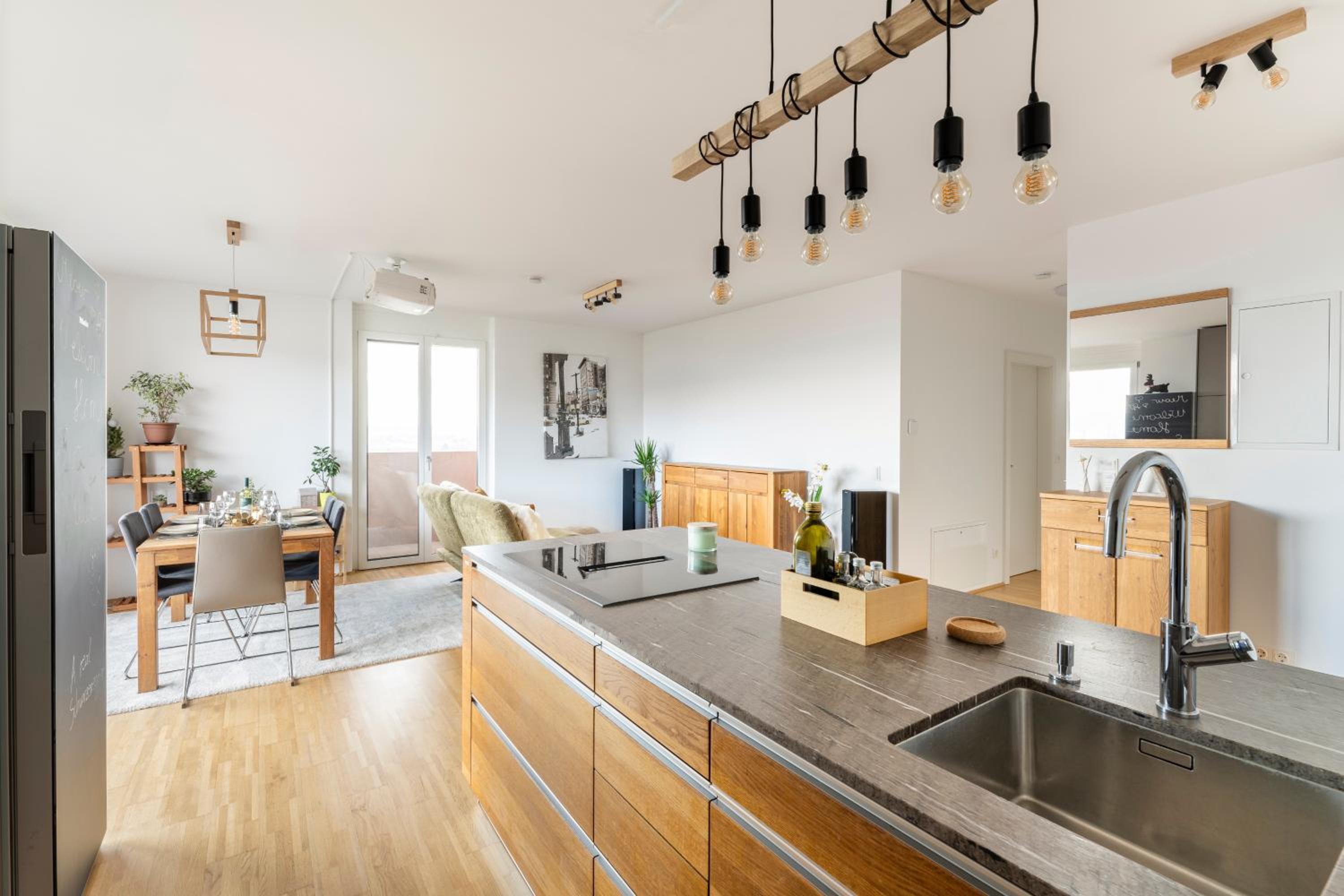 EDLER WOHNRAUM Panoramablick 3 SZ Boxspringbetten, E-Ladestation, Kaffeevollautomat, Klima, Lift, Terrasse & 2xTG