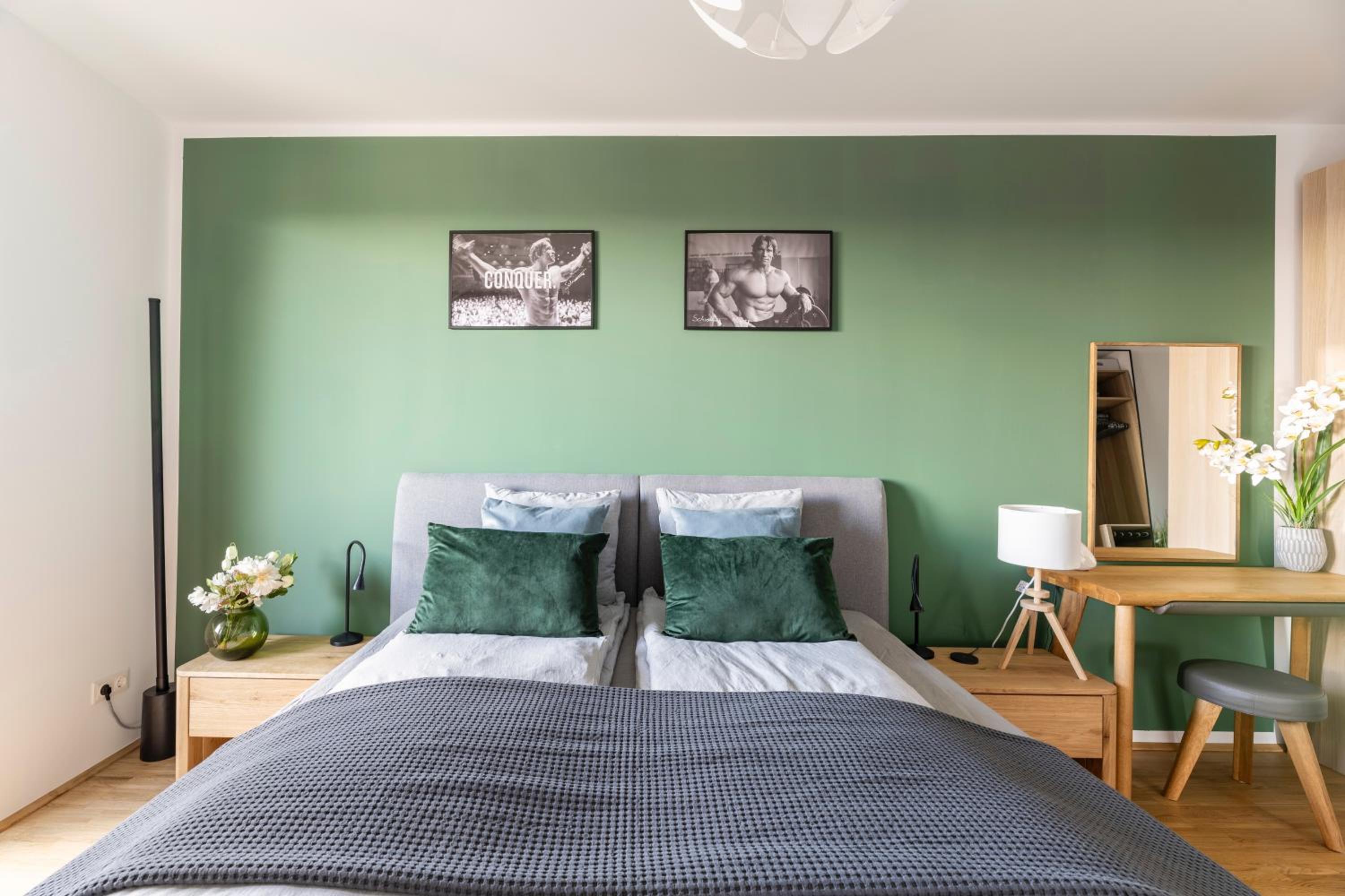 EDLER WOHNRAUM Panoramablick 3 SZ Boxspringbetten, E-Ladestation, Kaffeevollautomat, Klima, Lift, Terrasse & 2xTG