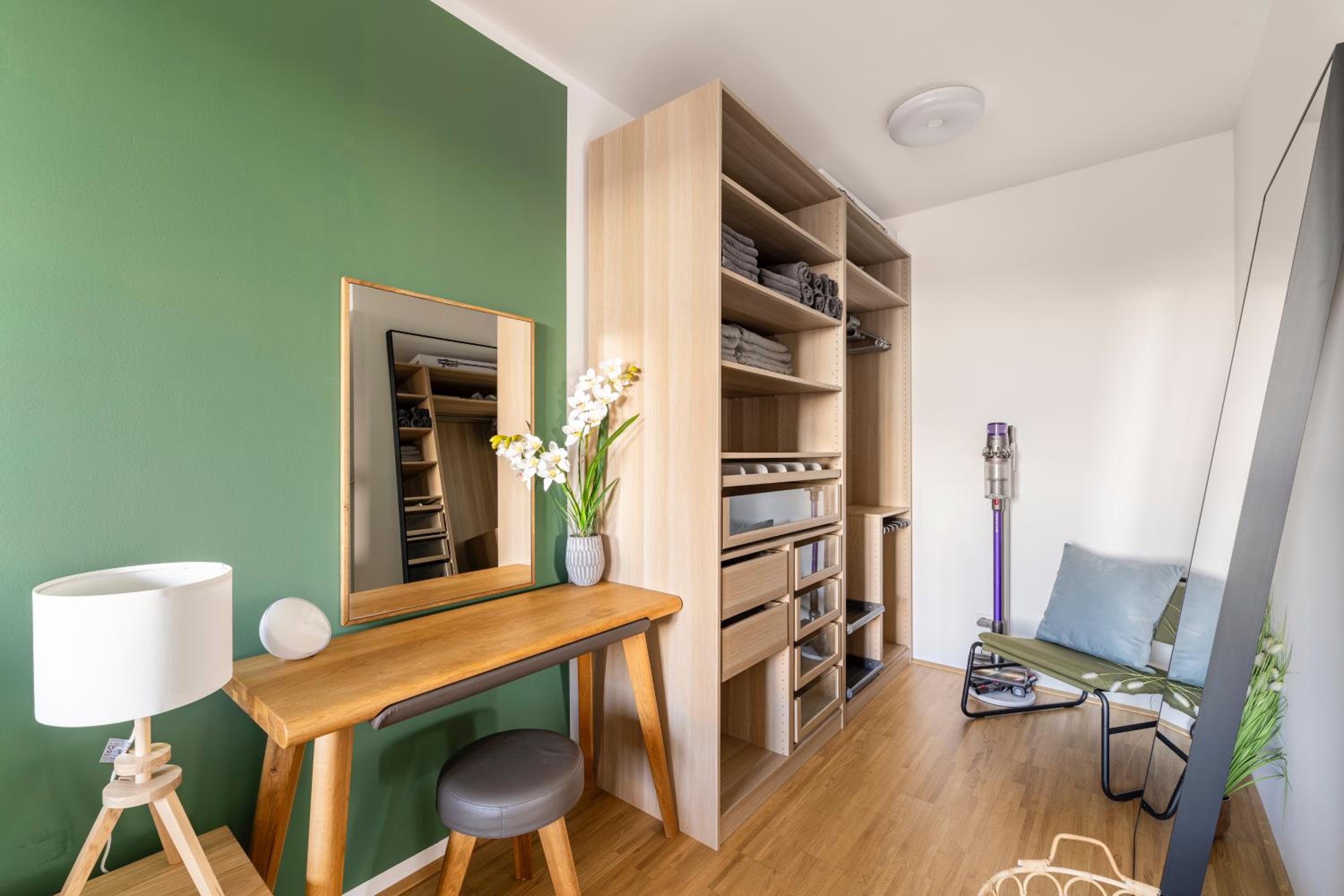 EDLER WOHNRAUM Panoramablick 3 SZ Boxspringbetten, E-Ladestation, Kaffeevollautomat, Klima, Lift, Terrasse & 2xTG