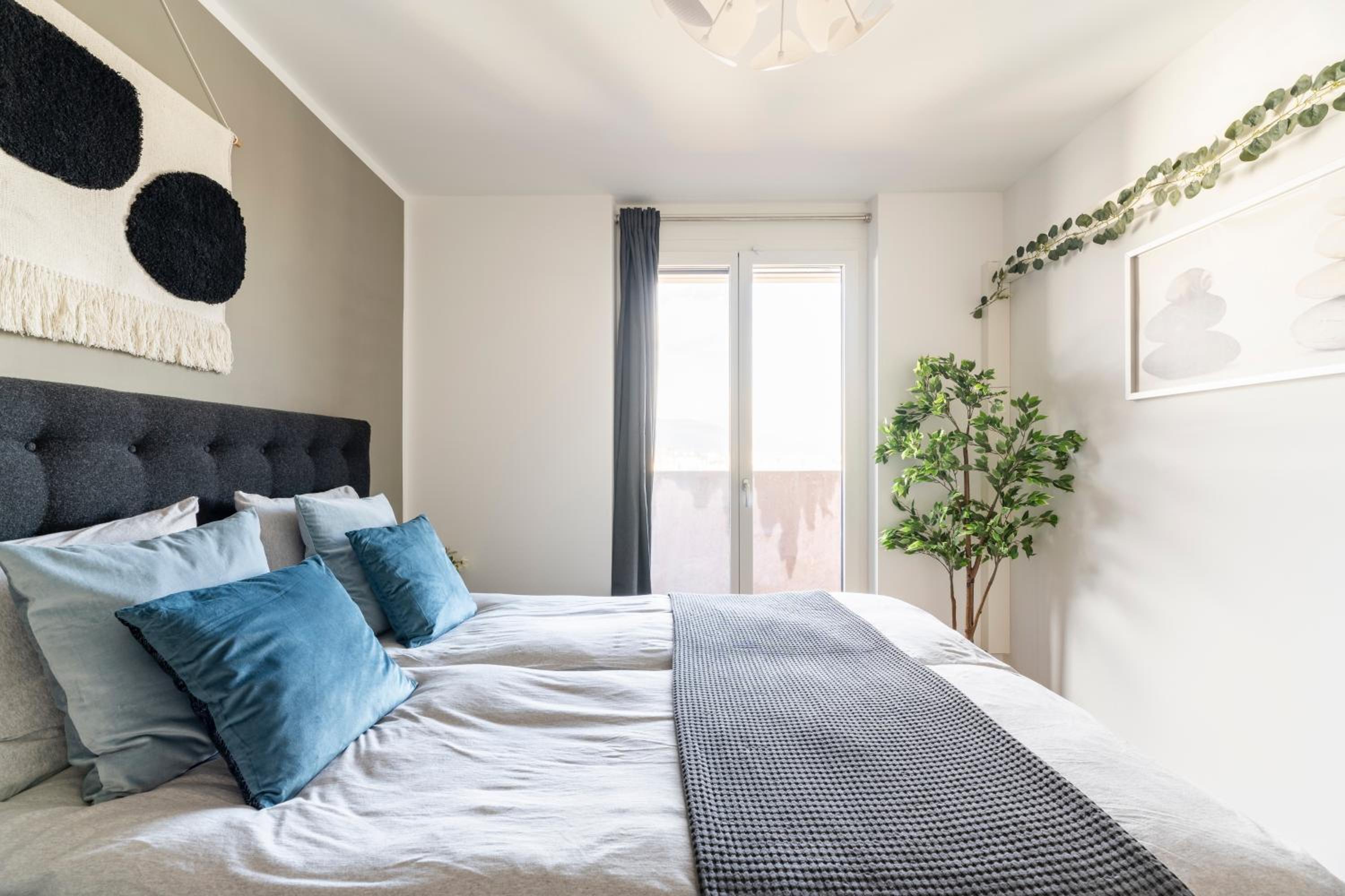 EDLER WOHNRAUM Panoramablick 3 SZ Boxspringbetten, E-Ladestation, Kaffeevollautomat, Klima, Lift, Terrasse & 2xTG