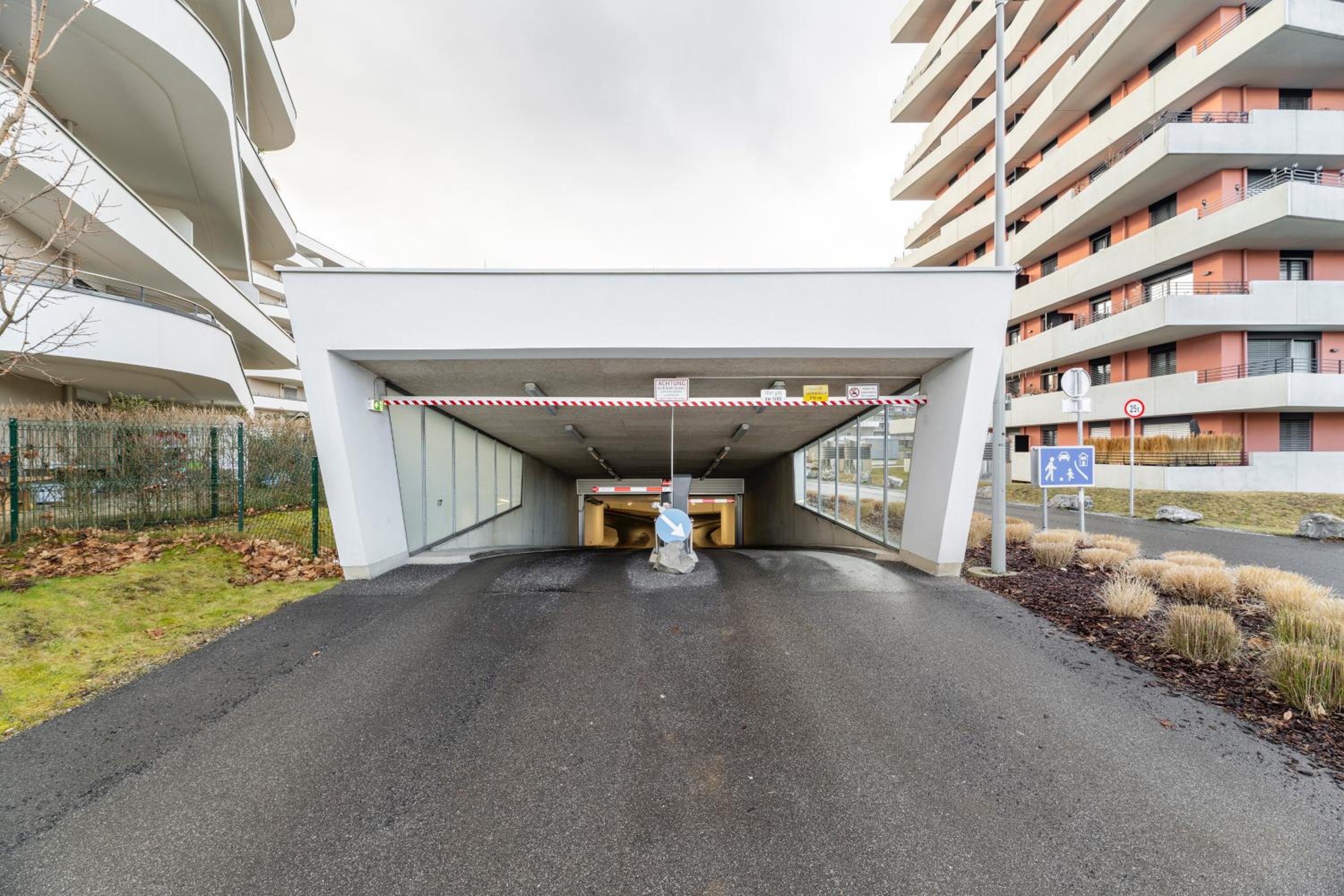 EDLER WOHNRAUM Panoramablick 3 SZ Boxspringbetten, E-Ladestation, Kaffeevollautomat, Klima, Lift, Terrasse & 2xTG