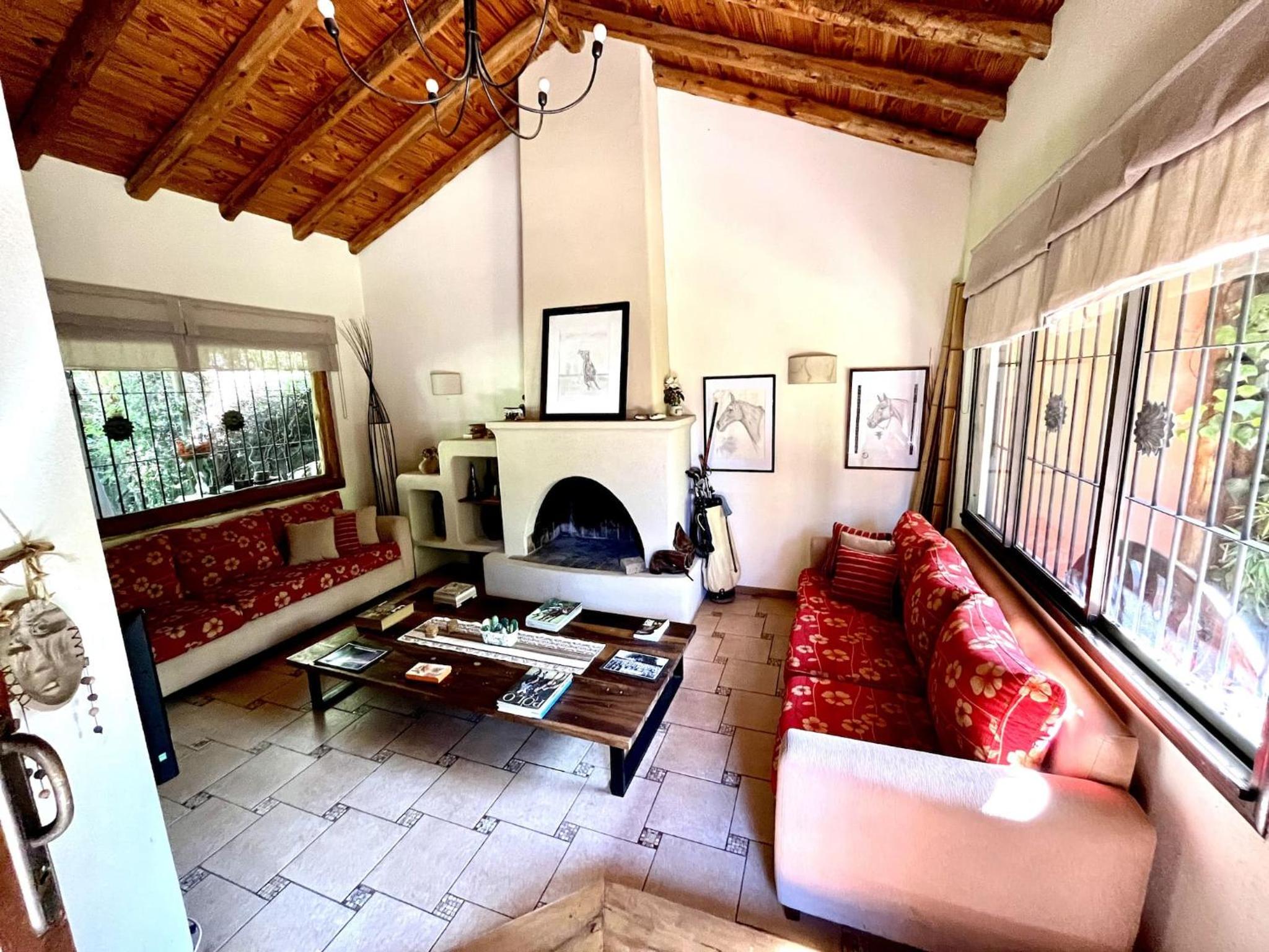 Casa cuencos, en chacras de coria