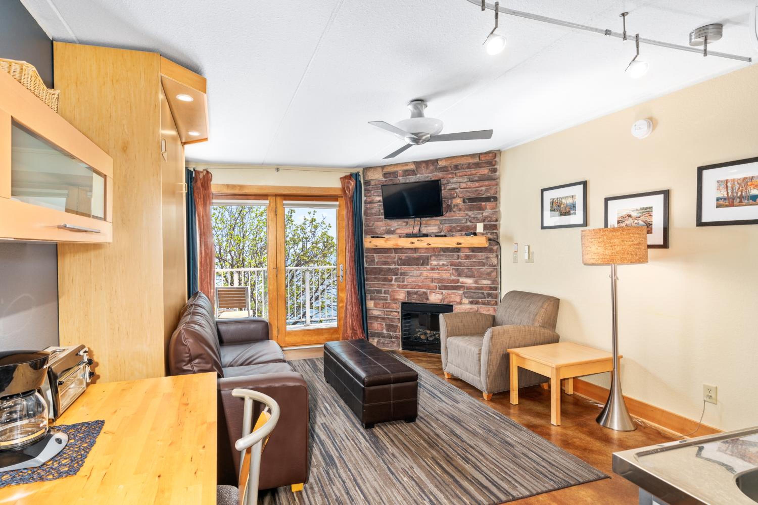 East Bay Suites