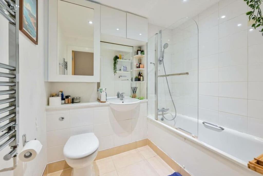 Stunning London Bridge Flat with Balcony - Close to Borough Market