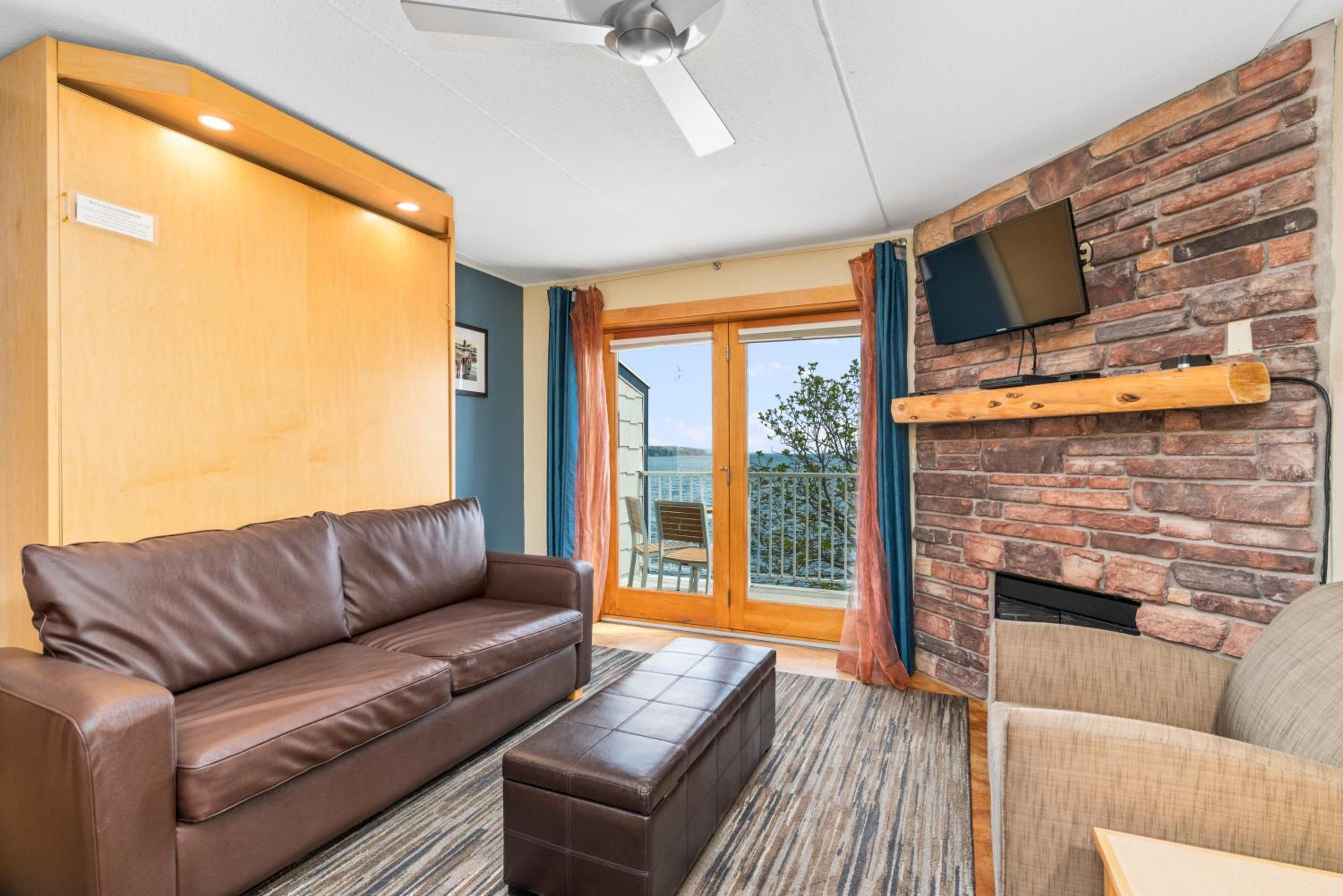 East Bay Suites