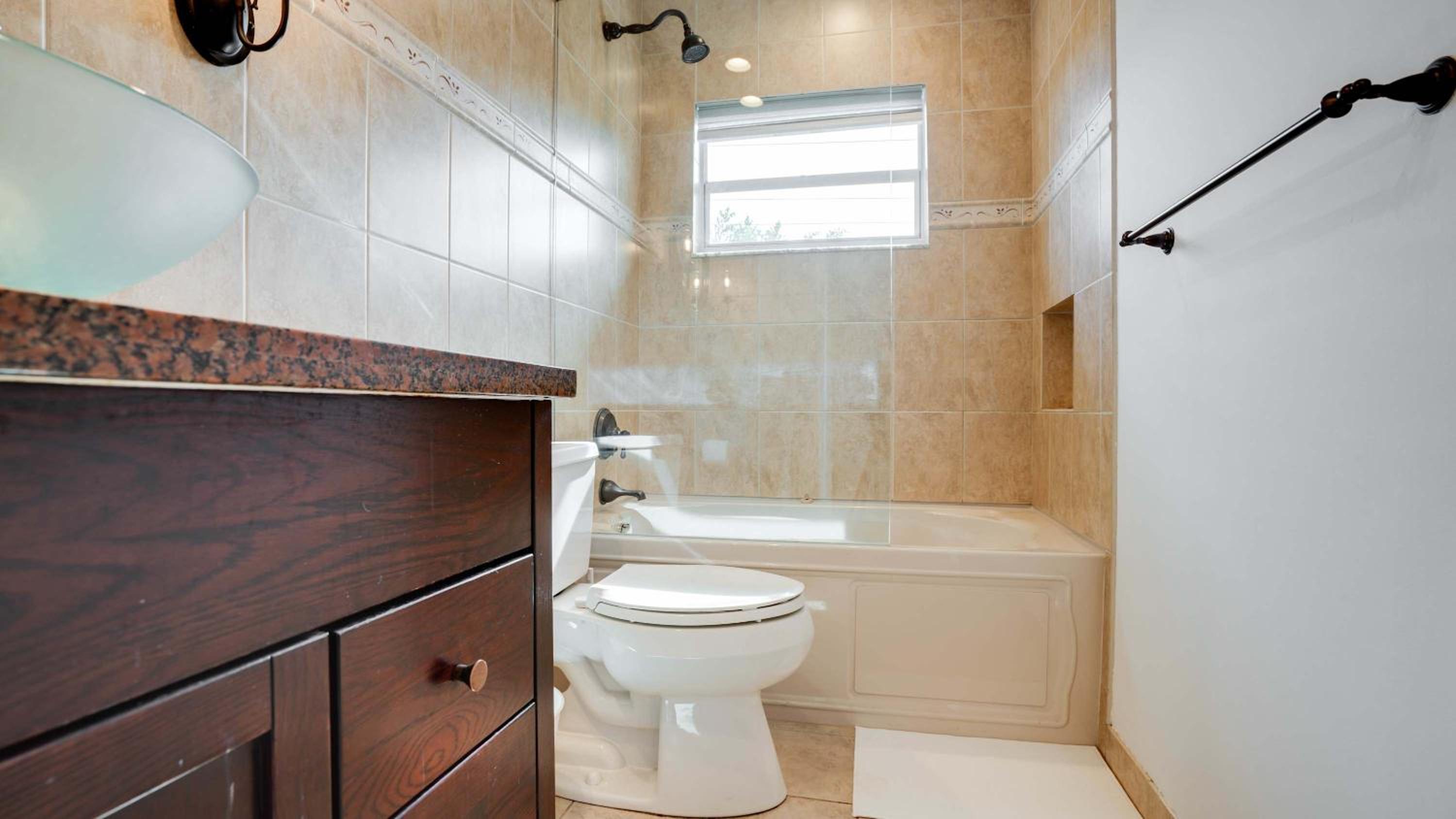 Luxe 2BR Escape Fort Lauderdale view 5