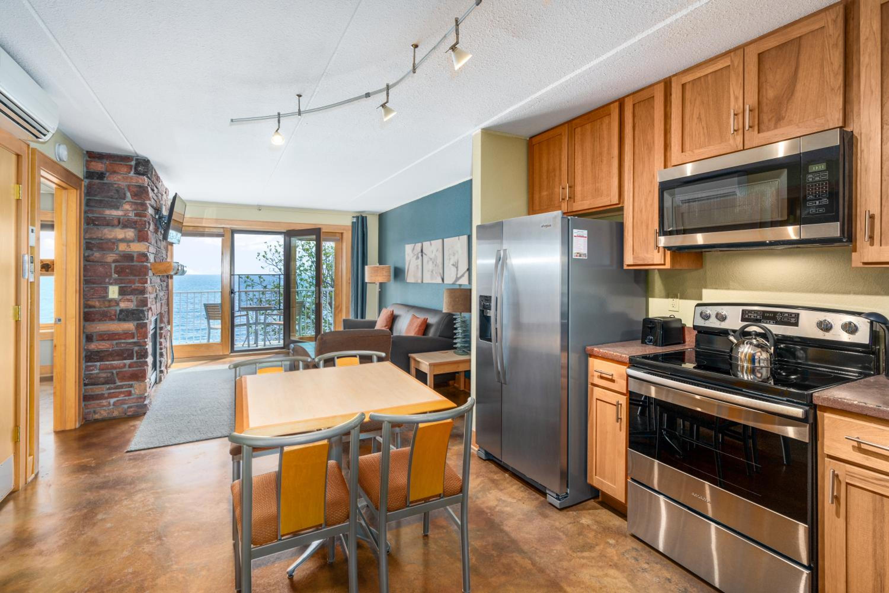 East Bay Suites