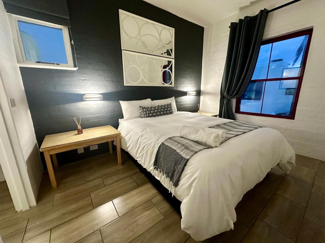31 Akrotiri, Santorini, Ballito