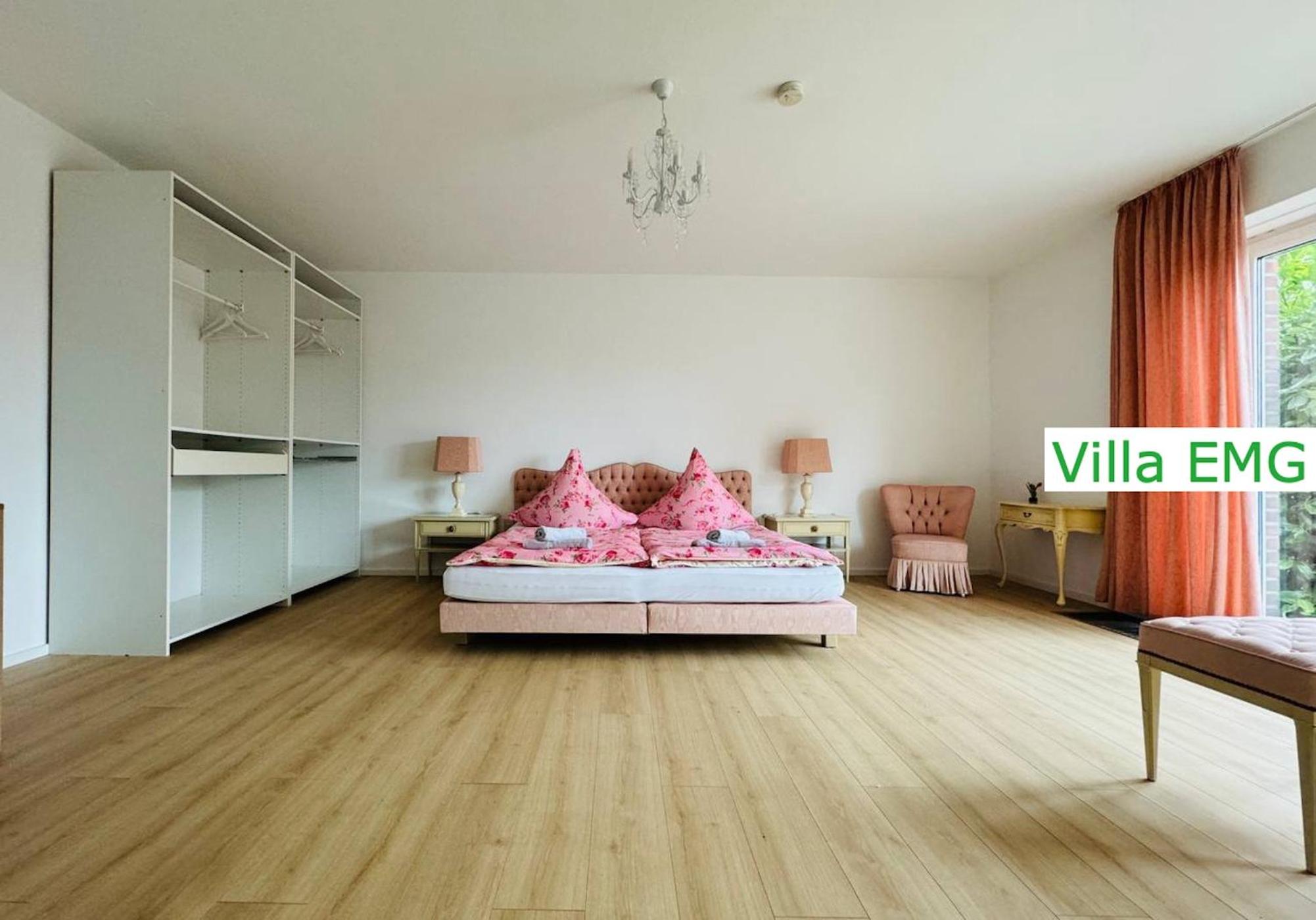 Ferienhaus Landhaus EMG Kempen, in Alleinlage nah Düsseldorf und Venlo mit Garten für Familien Gruppen bis 22 Personen view 3