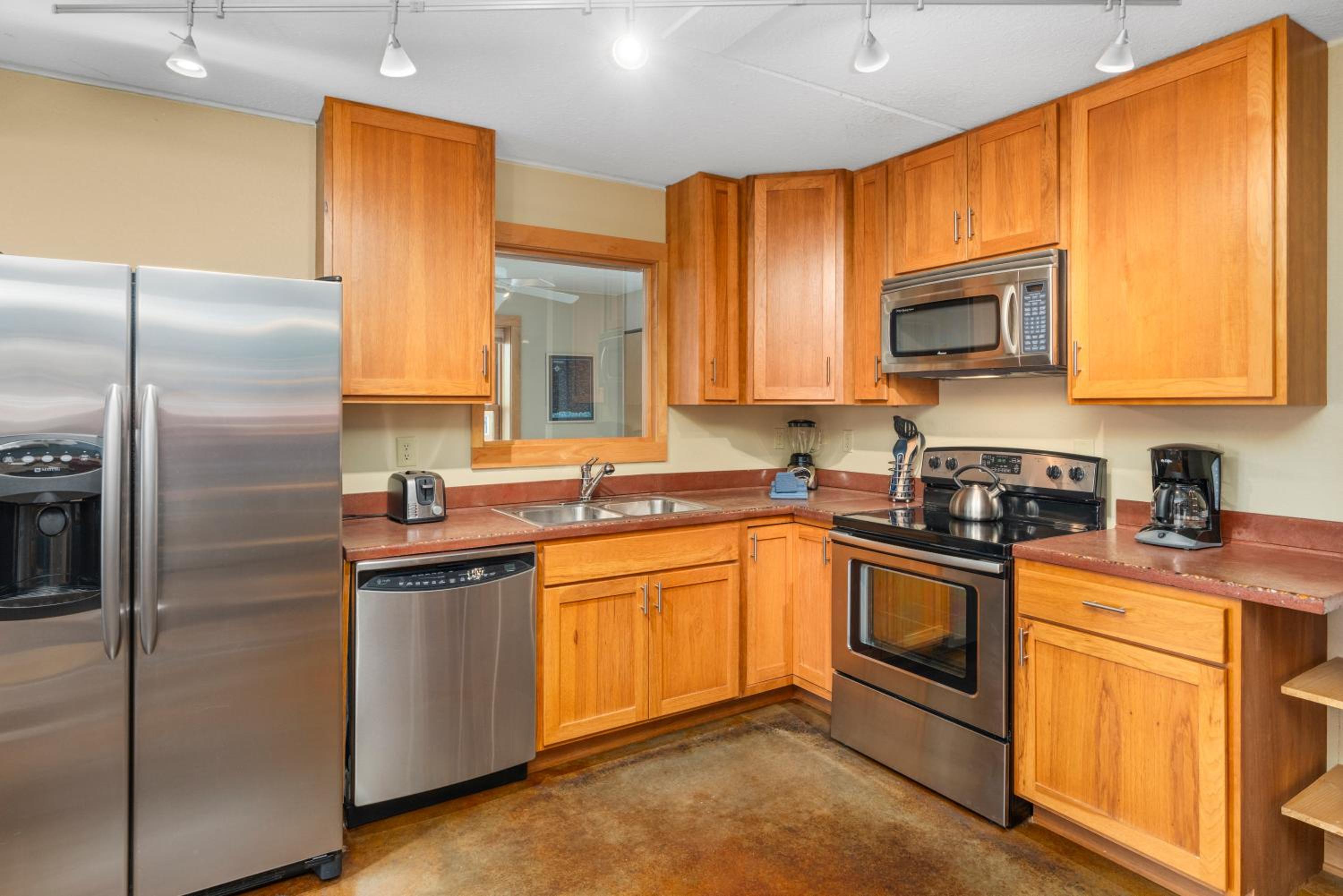 East Bay Suites