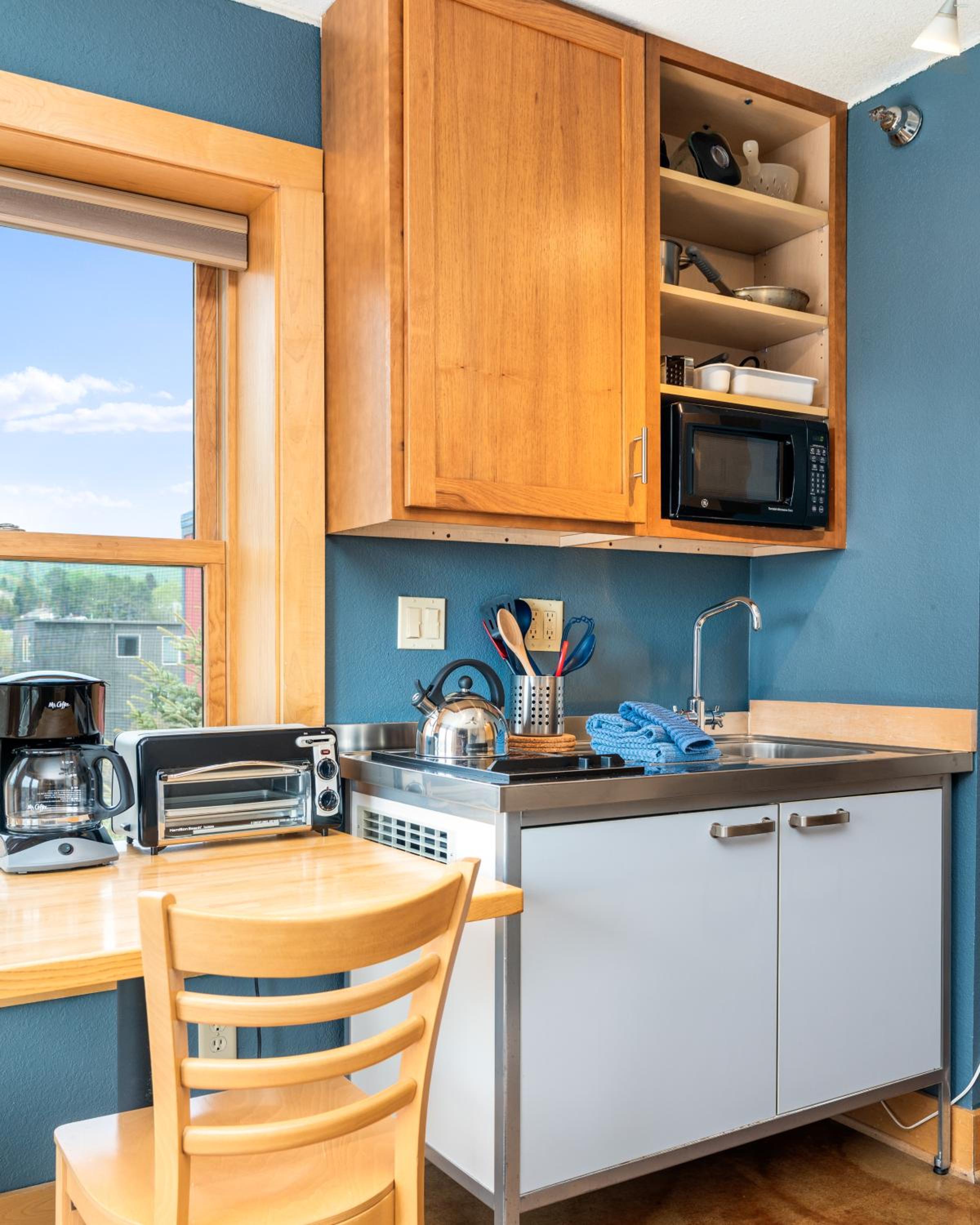 East Bay Suites