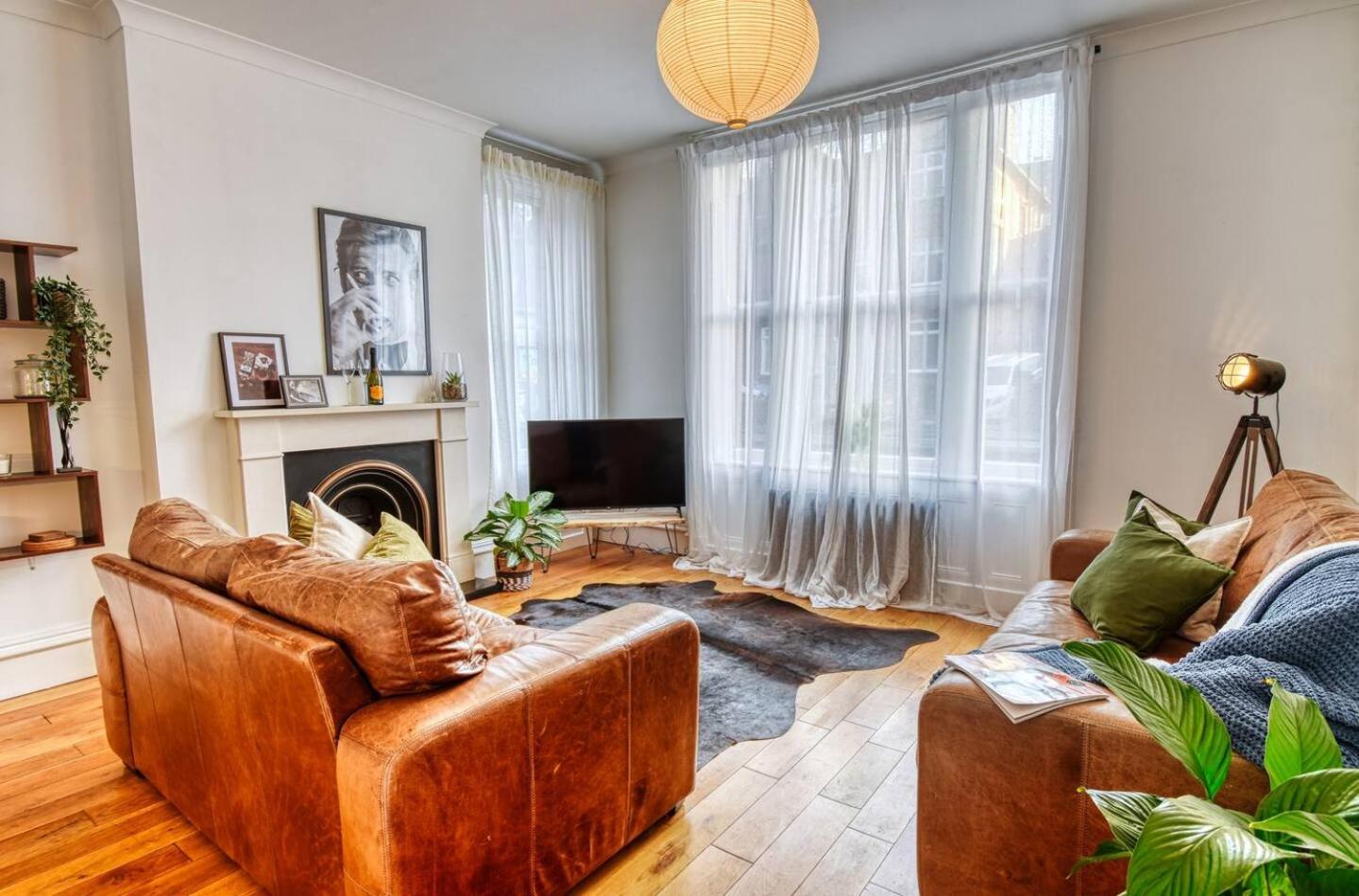 Dudley-Spacious Exec 1 bed - Long stay - Parking! view 5