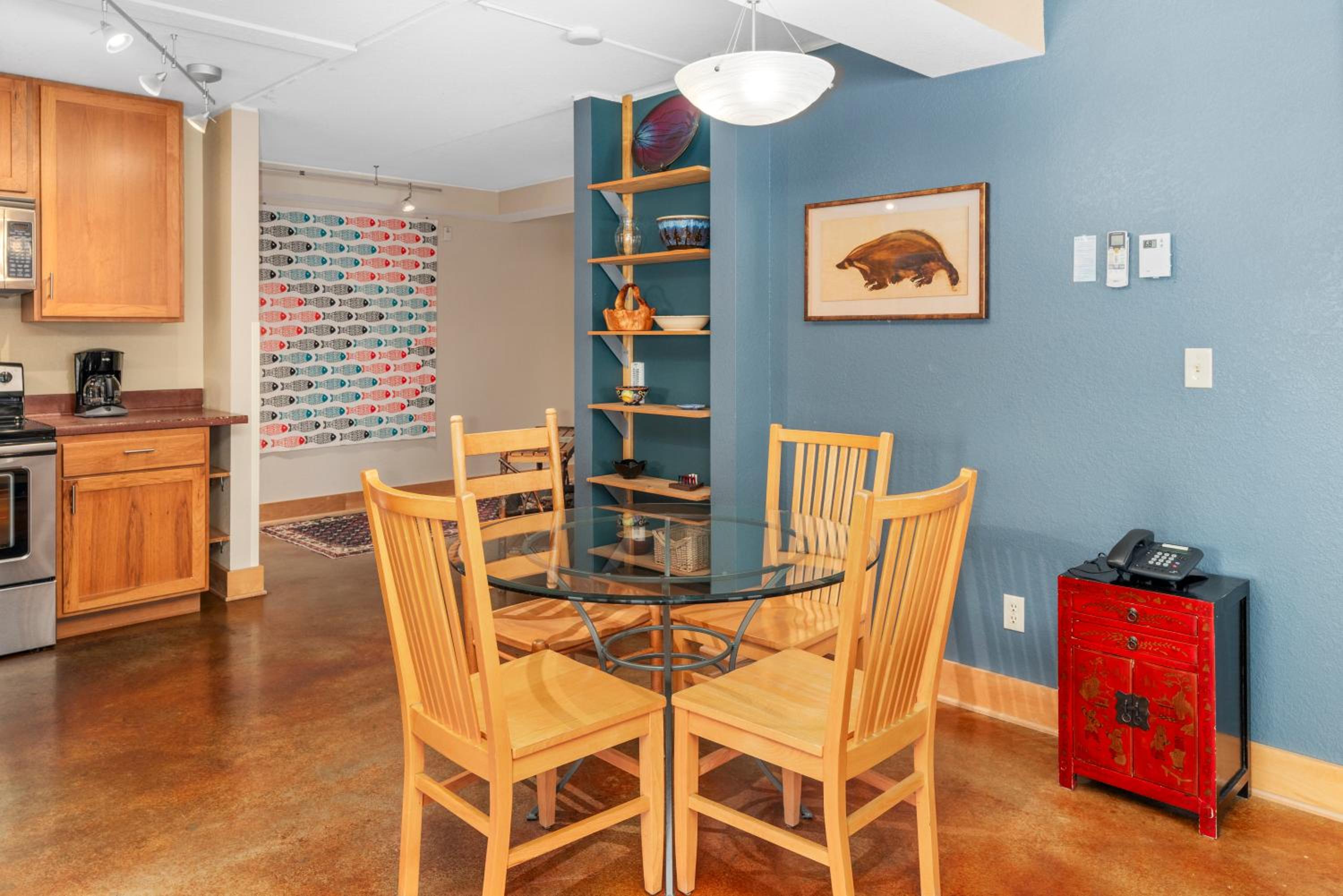 East Bay Suites