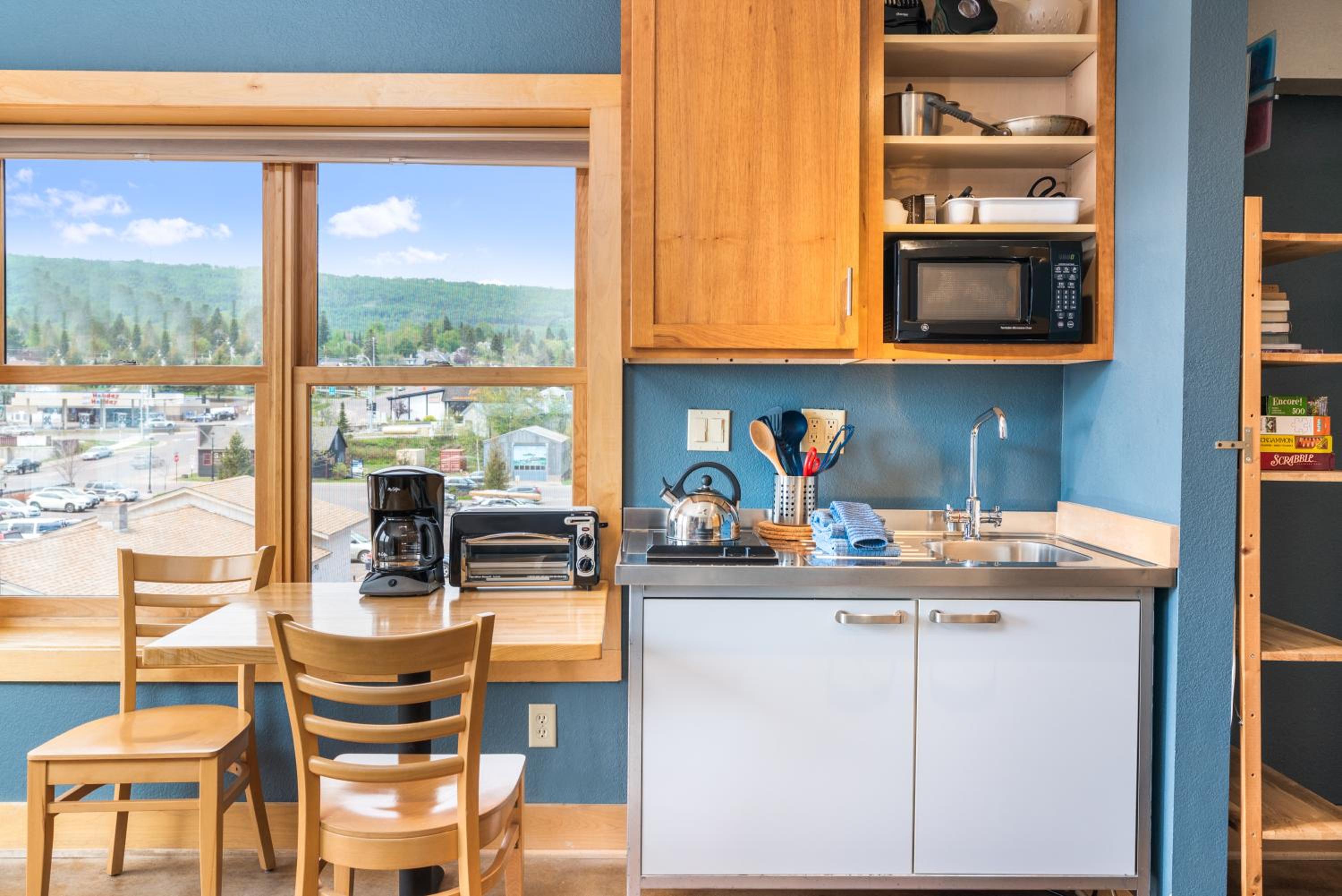 East Bay Suites