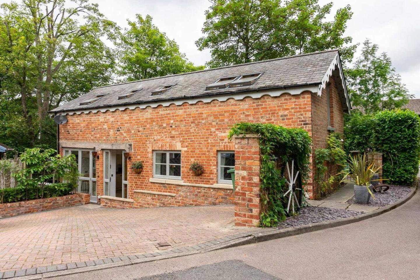 Luxury -Chelt Walking-2Bed-Long Stays-Parking