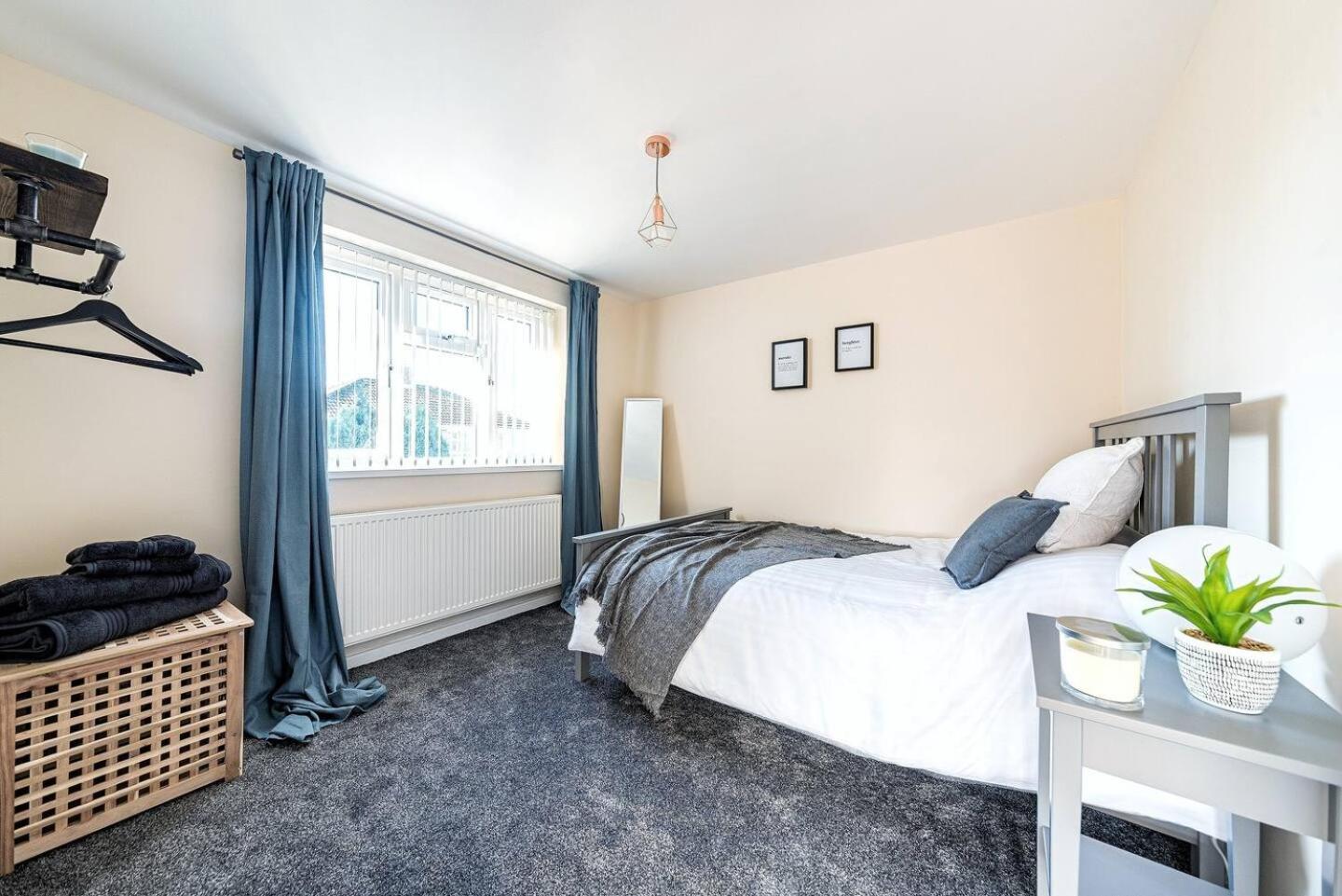 Dudley-Hospital-3bed-parking-long stay-contractor view 4
