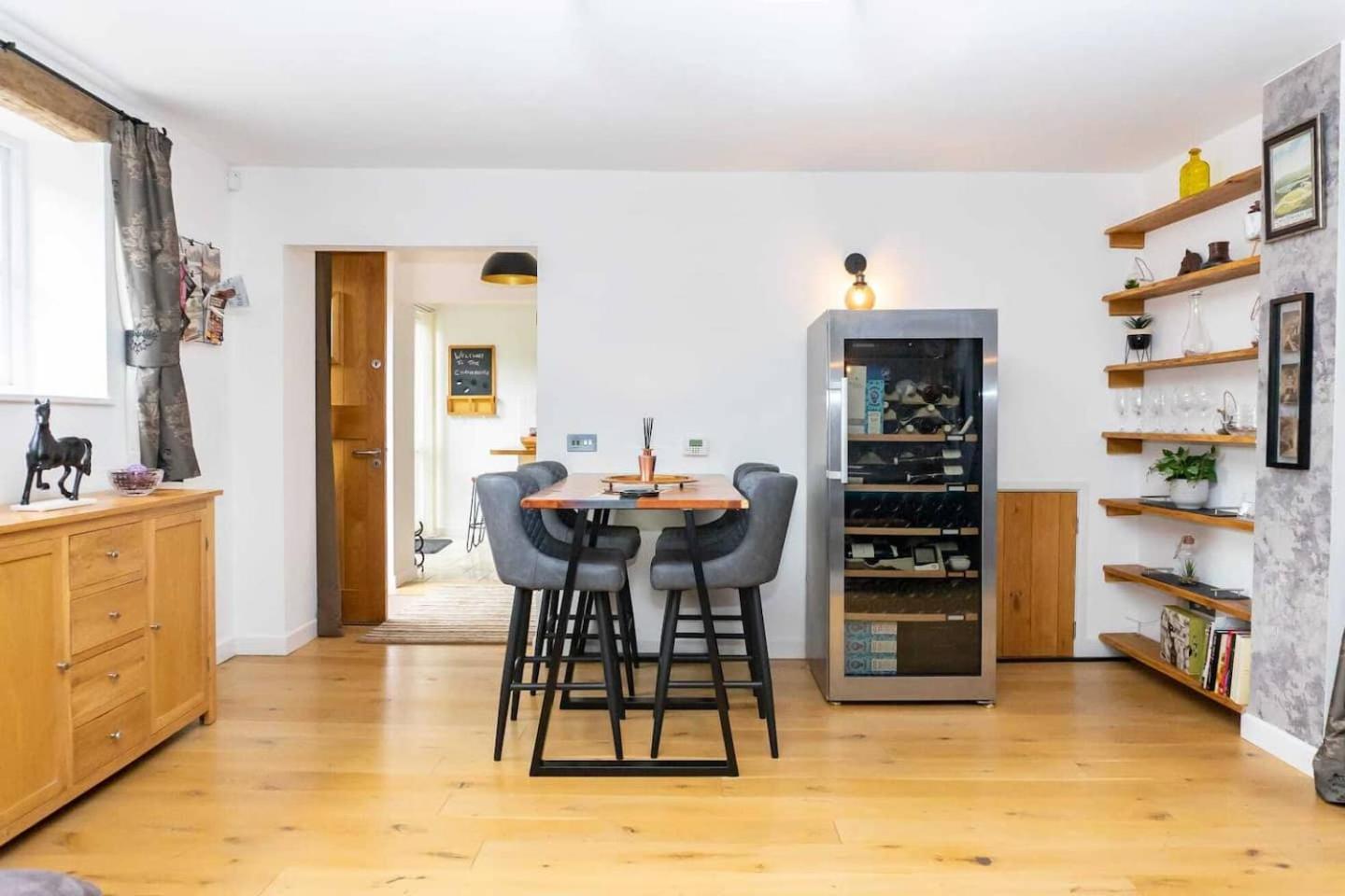 Luxury -Chelt Walking-2Bed-Long Stays-Parking