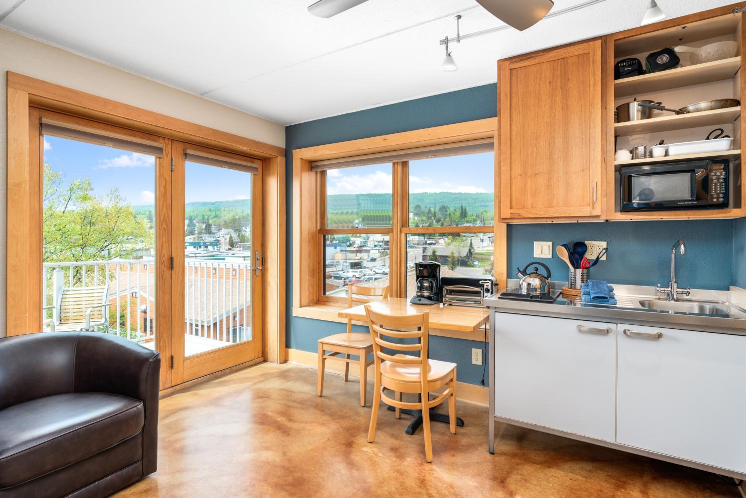 East Bay Suites