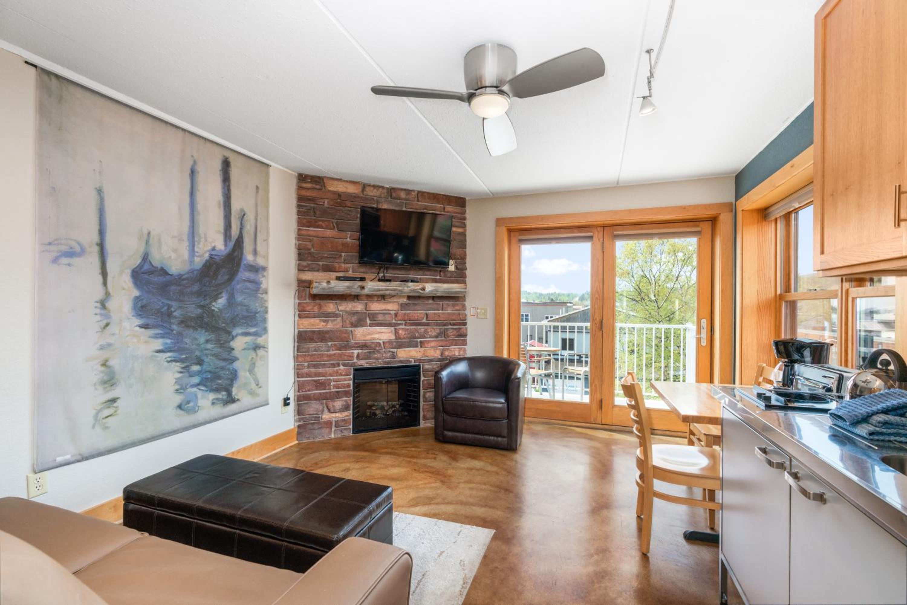 East Bay Suites